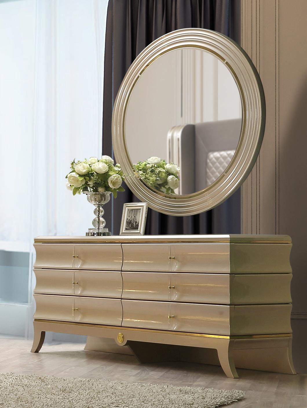 

    
Glam Belle Silver & Gold 6 Drawer Dresser Contemporary Homey Design HD-925
