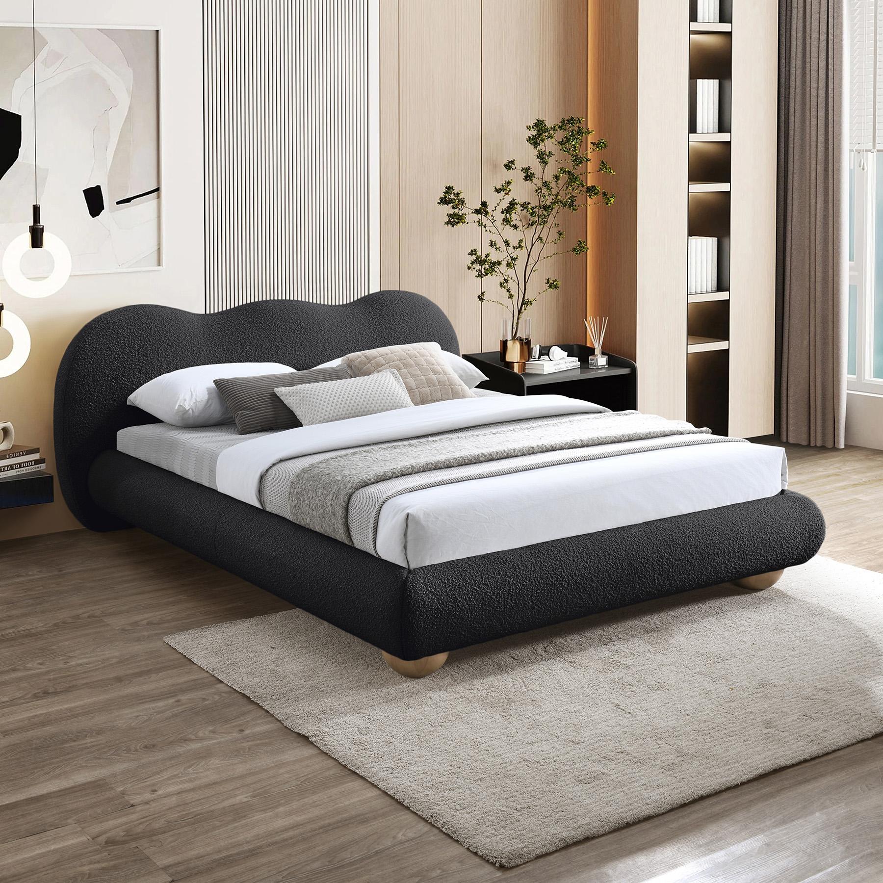 

    
HydeBlack-F Meridian Furniture Platform Bed
