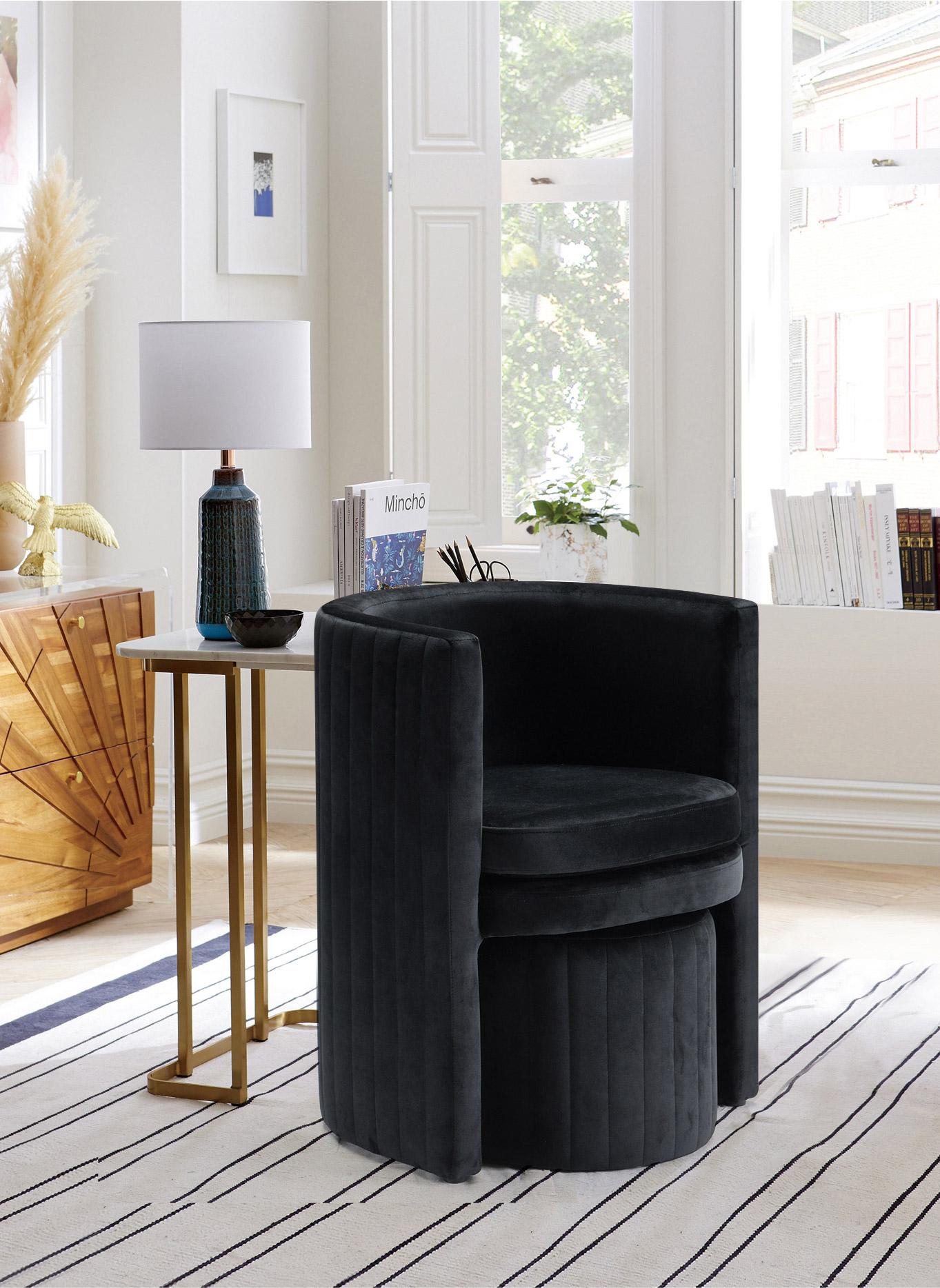 

        
Meridian Furniture SELENA 555Black Arm Chair Set Black Velvet 647899952418
