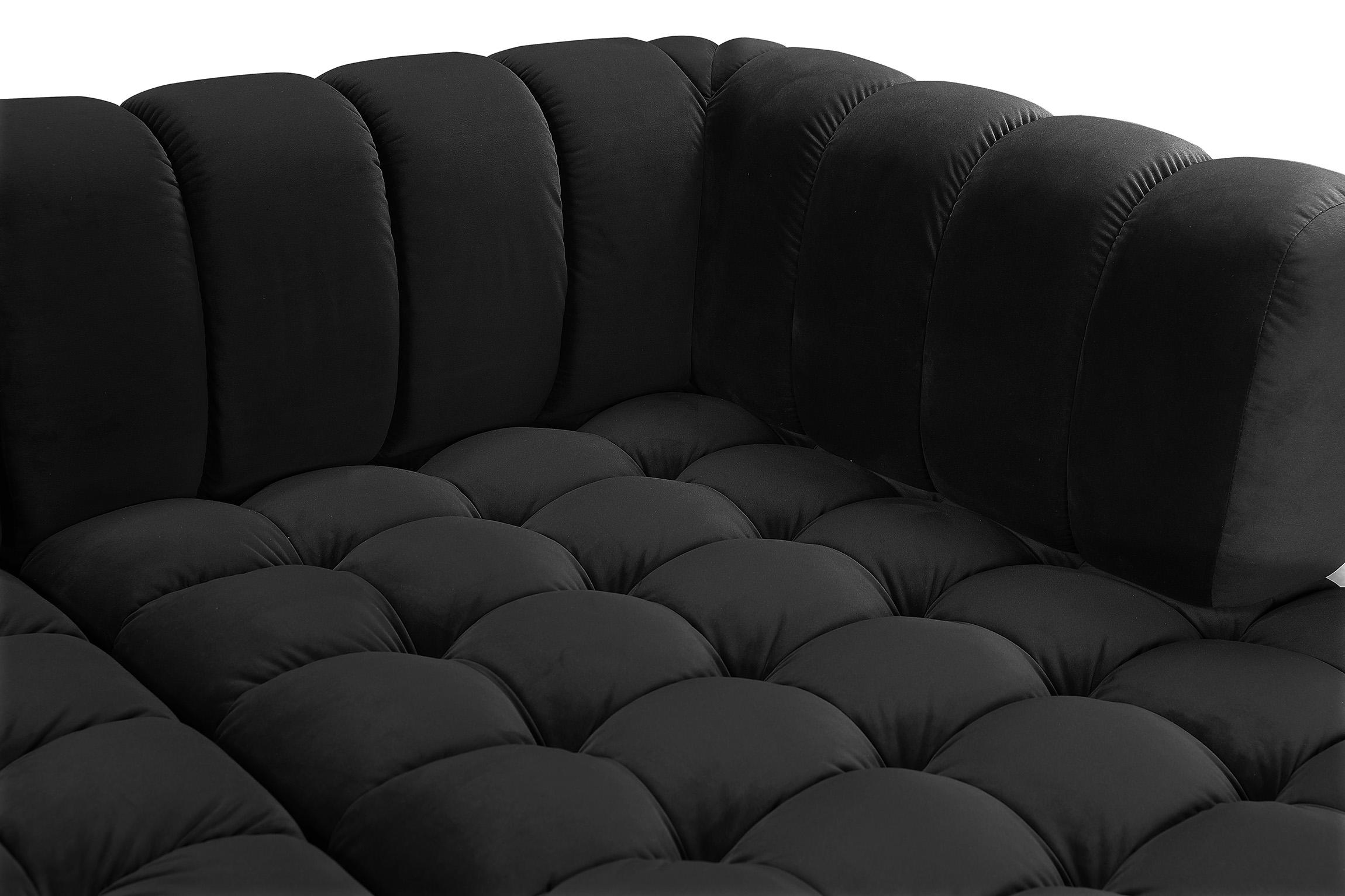 

    
653Black-Sectional Meridian Furniture Sectional Sofa
