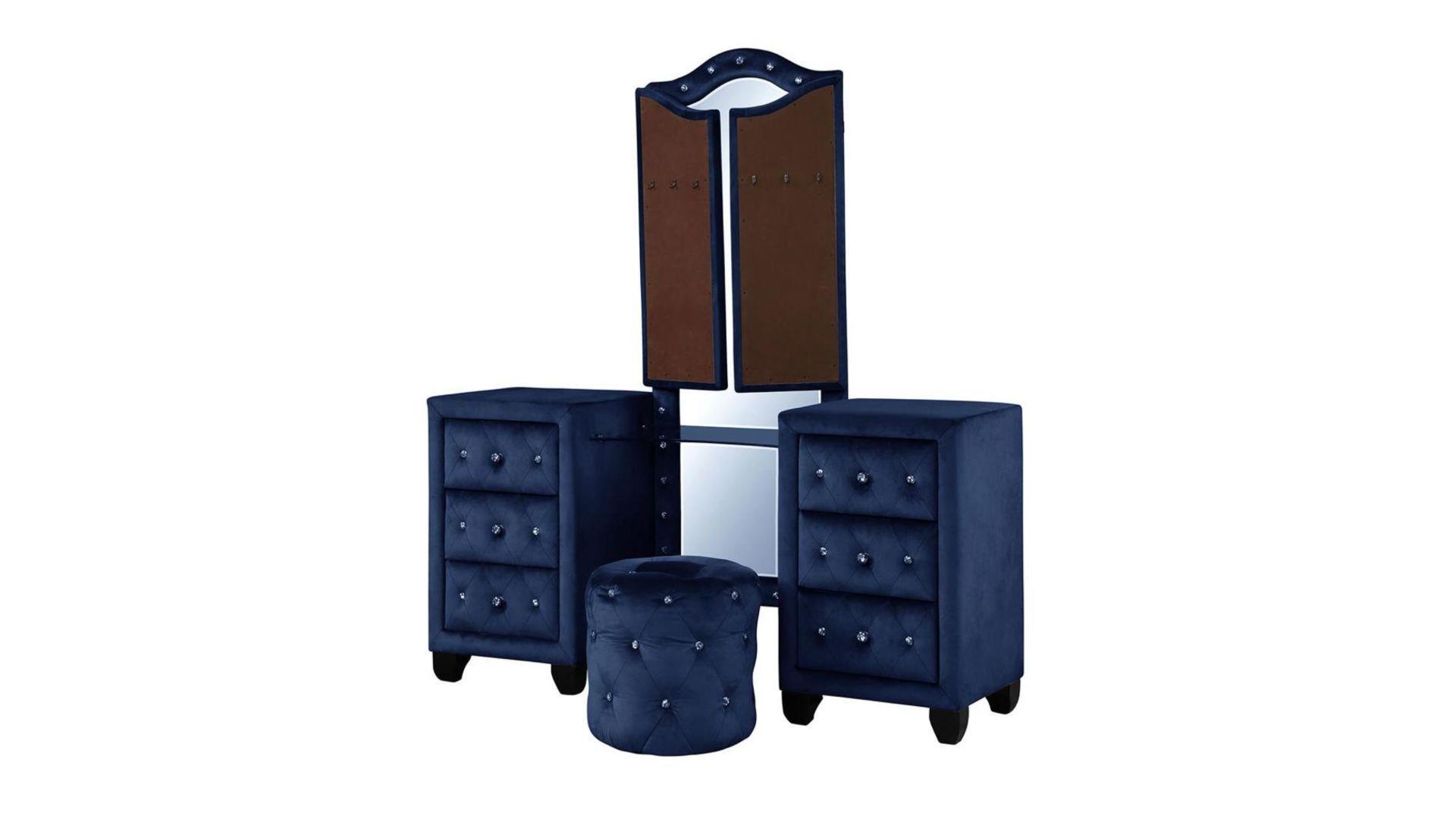 

    
Galaxy Home Furniture SOPHIA Vanity Set Blue GHF-808857829399
