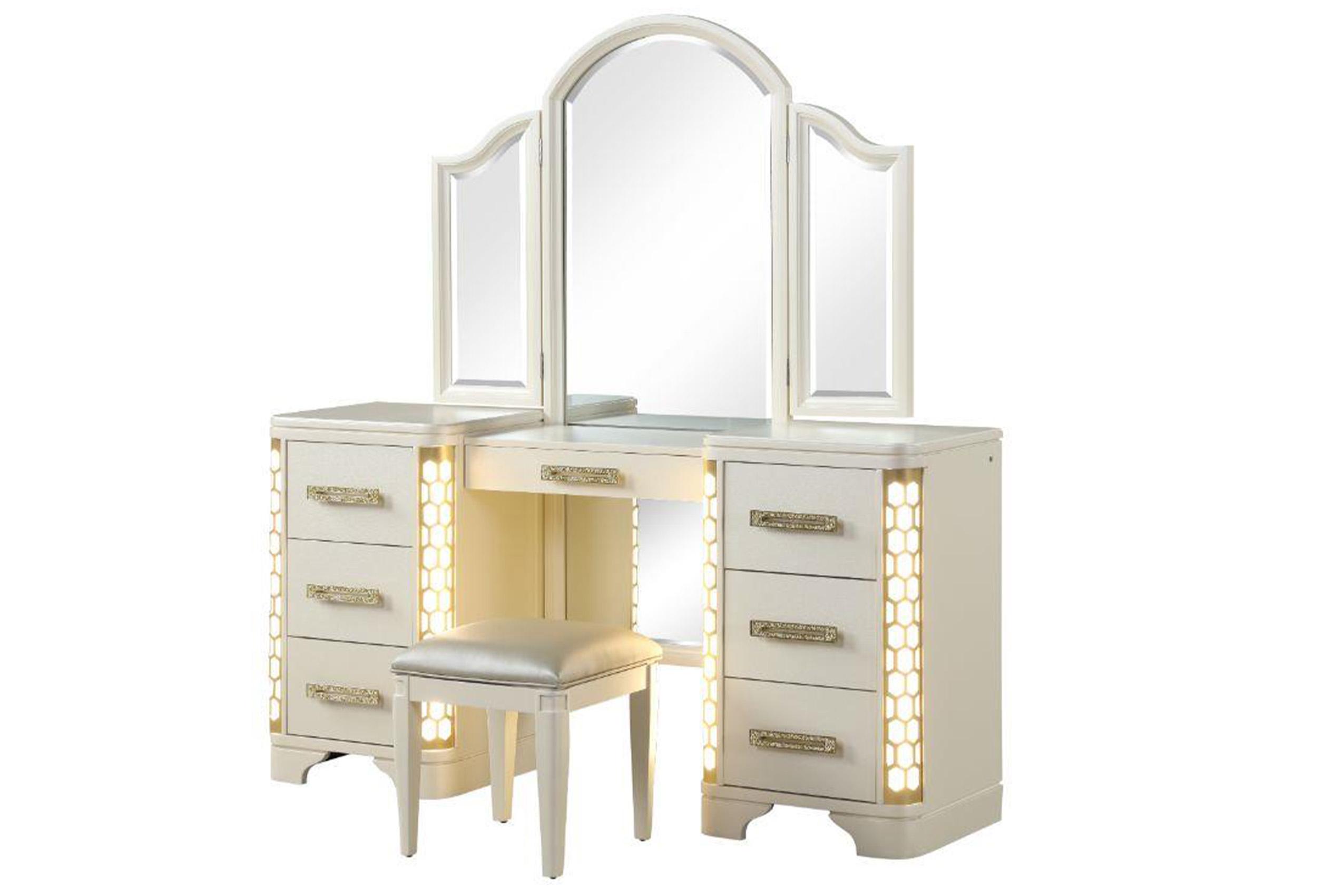

        
Galaxy Home Furniture JASMINE-EK-NVS-4PC Panel Bedroom Set Gold/Champagne  659436059047
