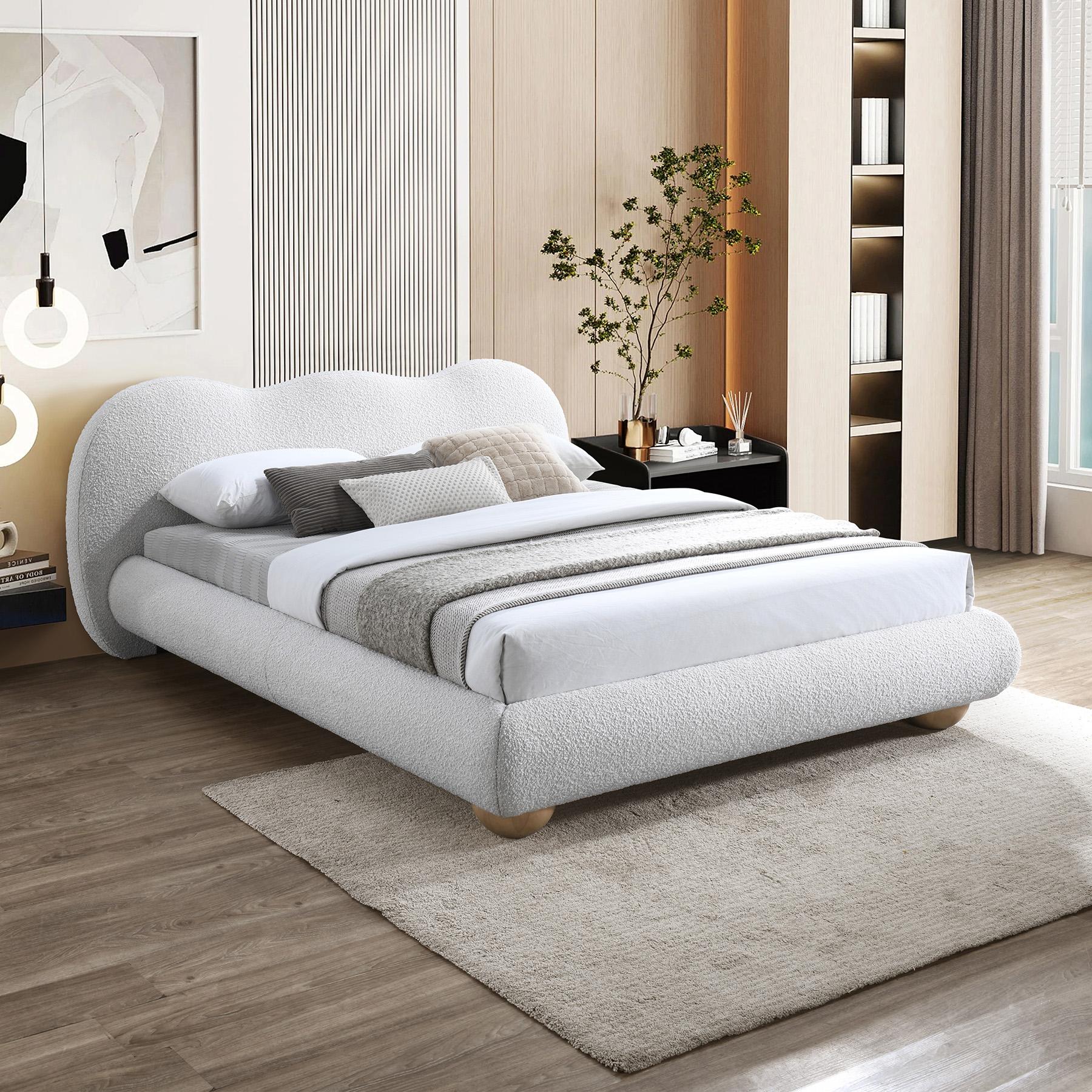 

    
Glam Cream Boucle Fabric Full Bed HydeCream-F Meridian Modern Contemporary
