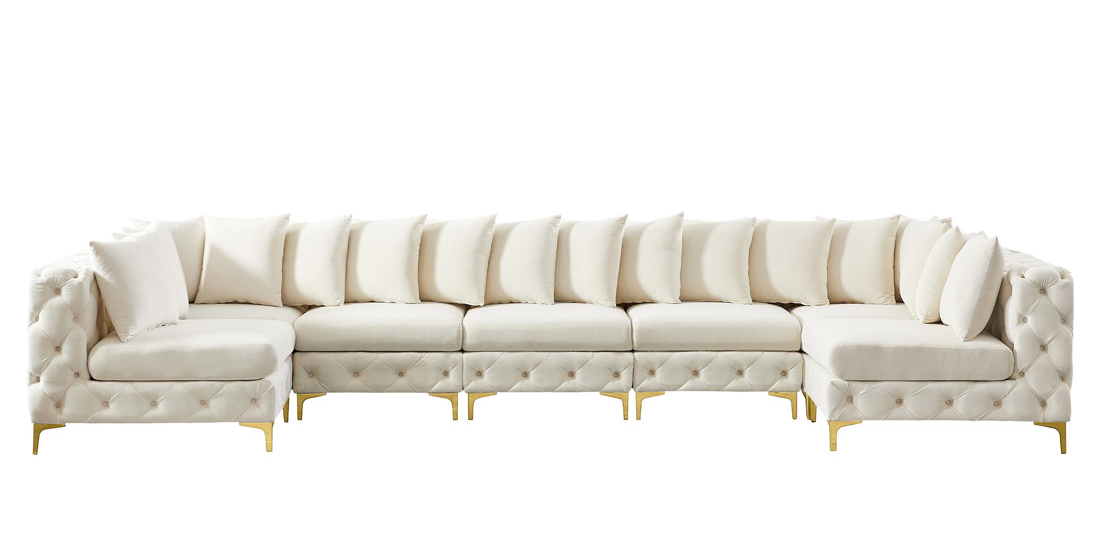 

    
686Cream-Sec7A Meridian Furniture Modular Sectional Sofa
