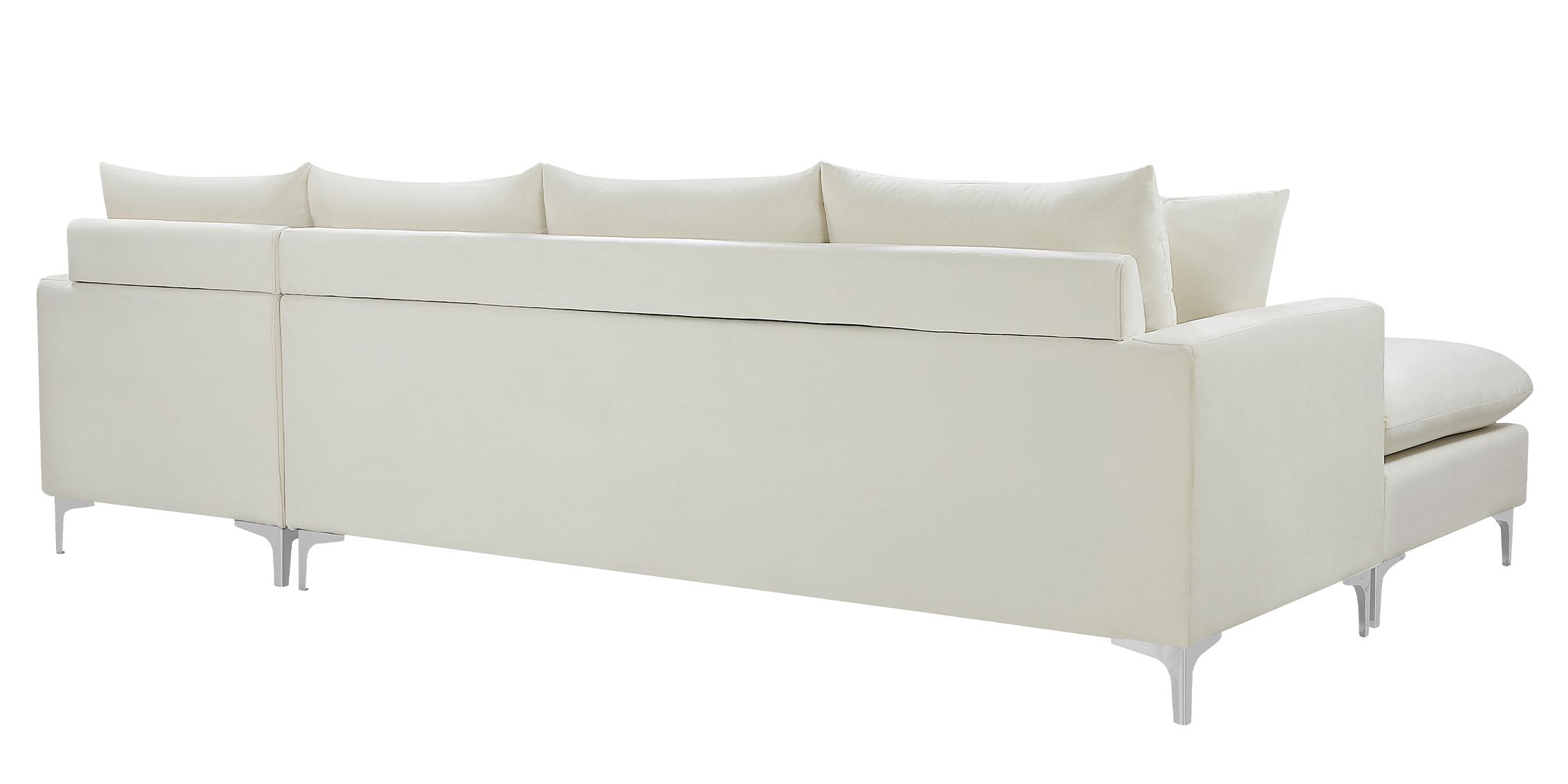 

    
636Cream-Sectional Meridian Furniture Sectional Sofa

