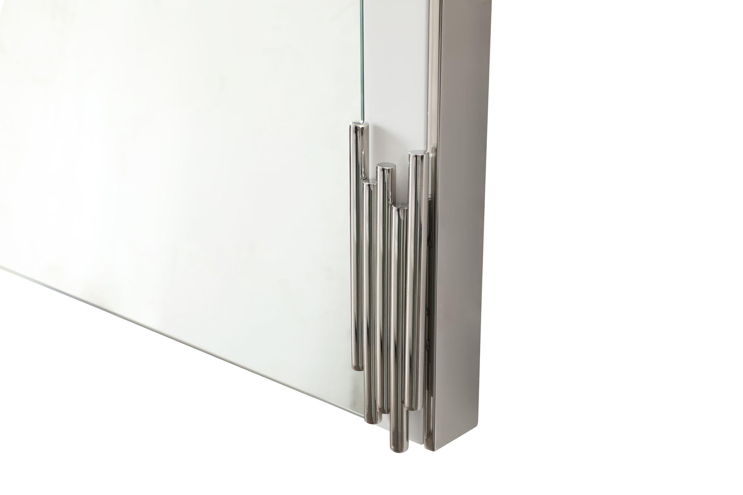 

    
 Shop  White Gloss & Silver Accents Dresser + Mirror Set by VIG Modrest Token
