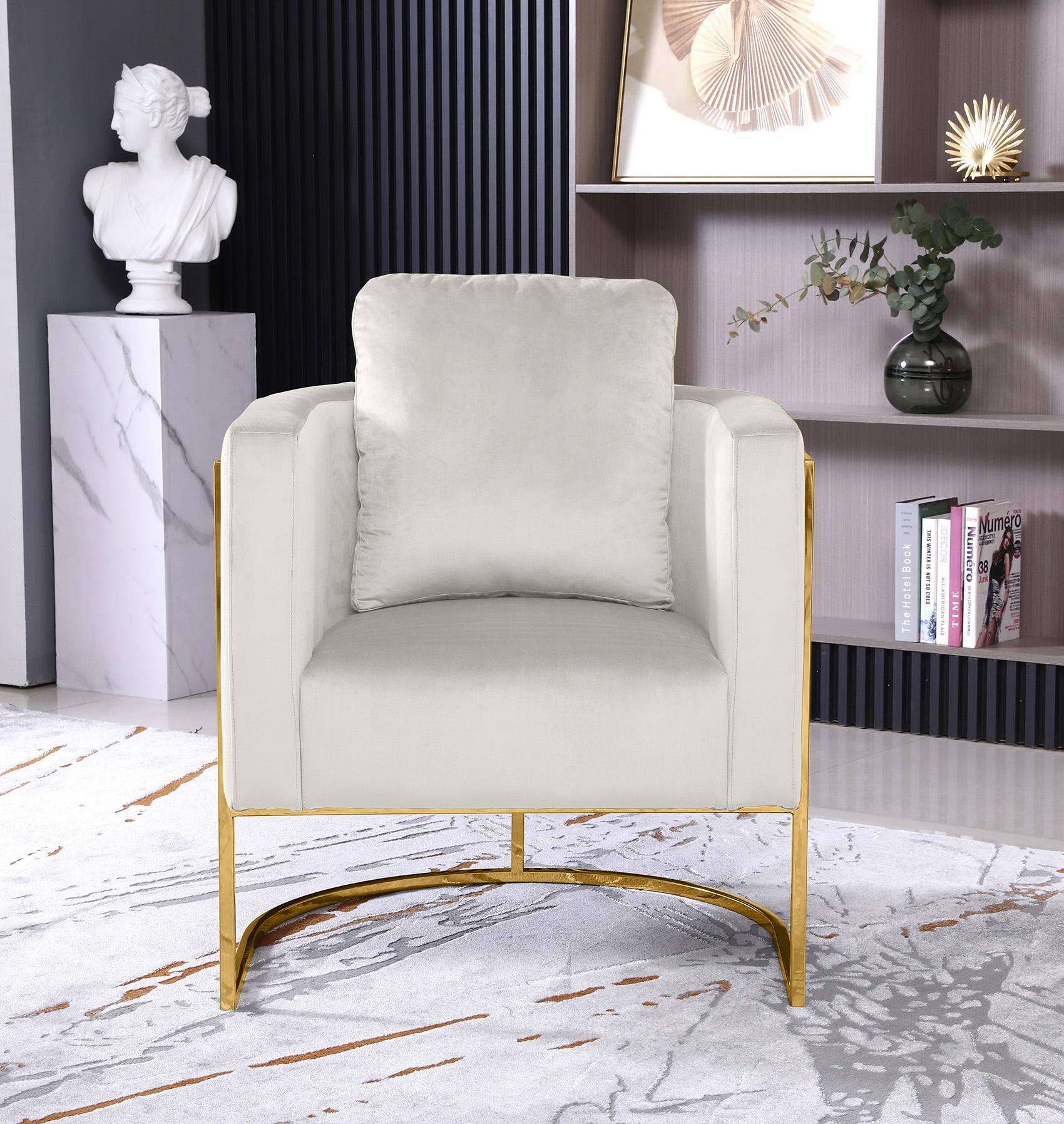 

        
Meridian Furniture CASA 692Cream-S-Set-3 Sofa Set Cream/Gold Velvet 094308254630
