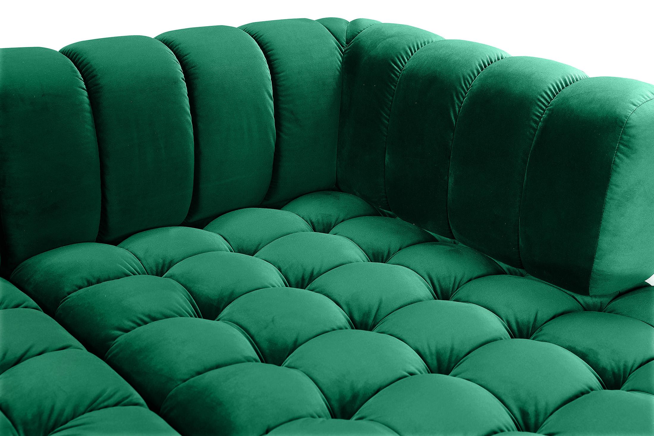 

    
653Green-Sectional Meridian Furniture Sectional Sofa
