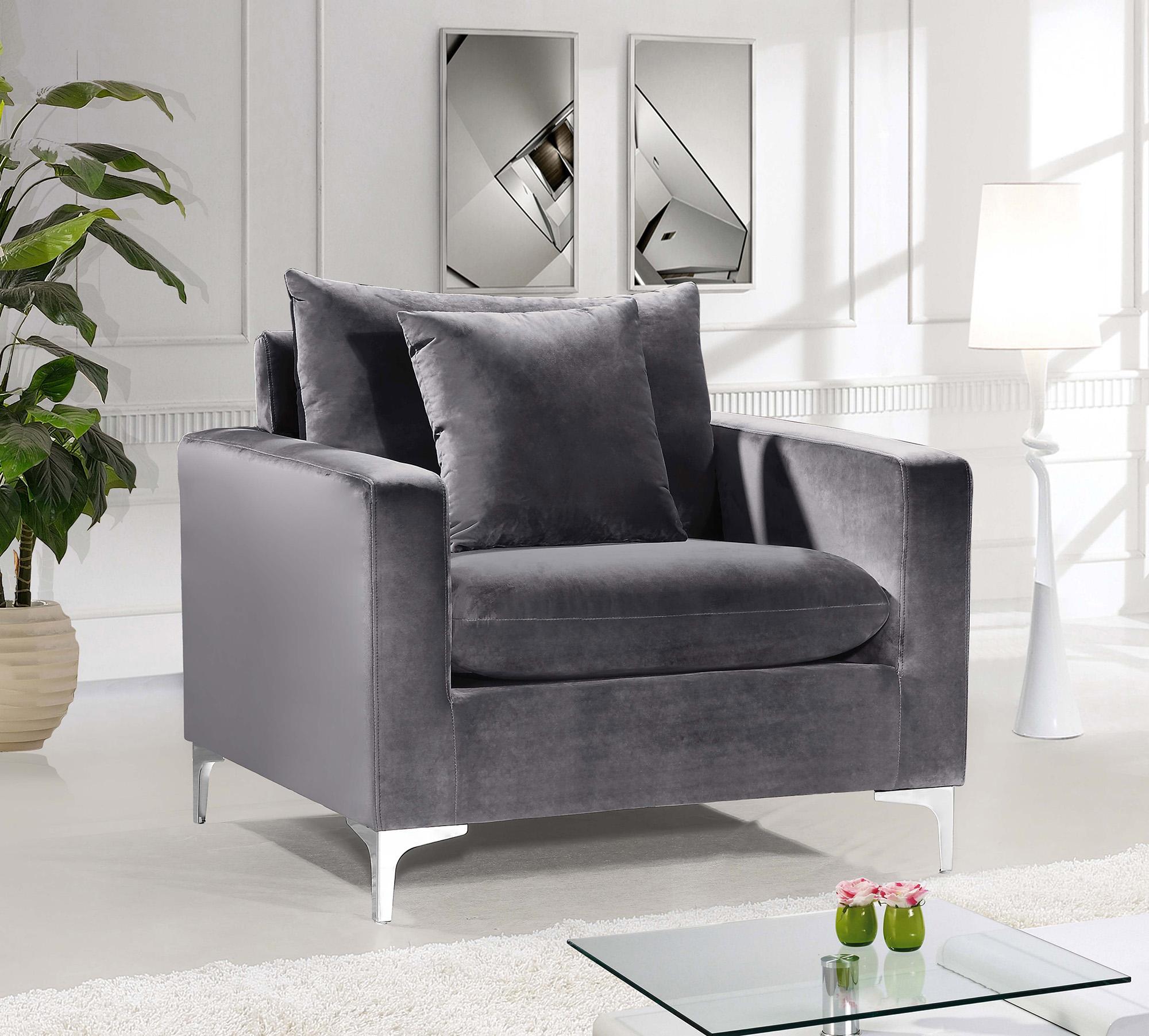 

    
Glam Grey Velvet Arm Chair 633Grey-C Naomi Meridian Modern Contemporary
