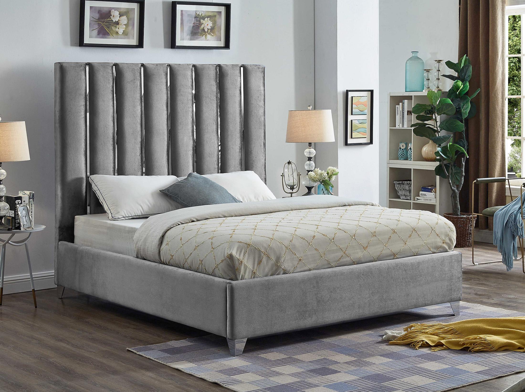 

        
Meridian Furniture ENZO EnzoGrey-F Platform Bed Gray Soft Velvet 647899951855
