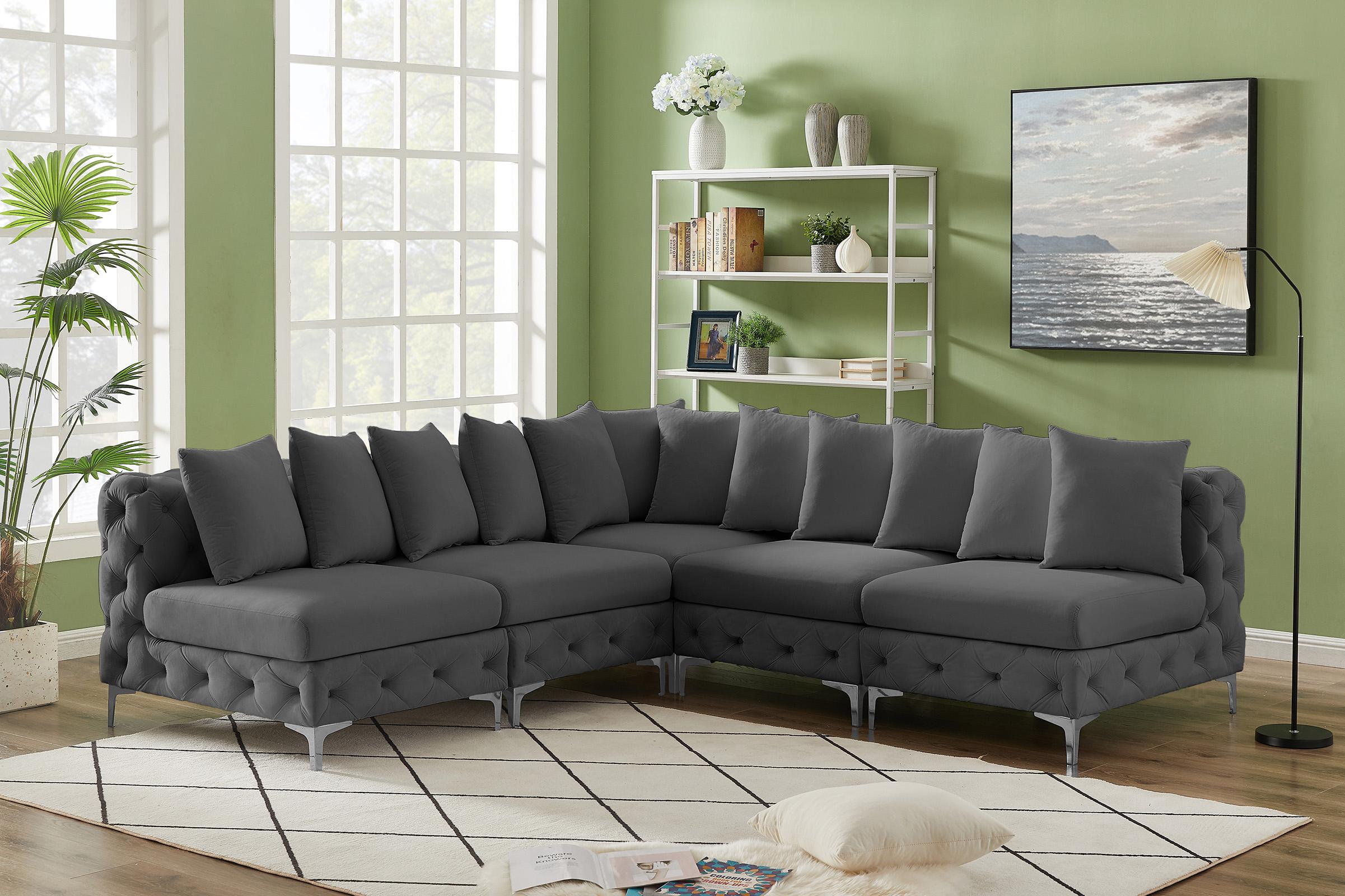 

    
686Grey-Sec5B Meridian Furniture Modular Sectional Sofa

