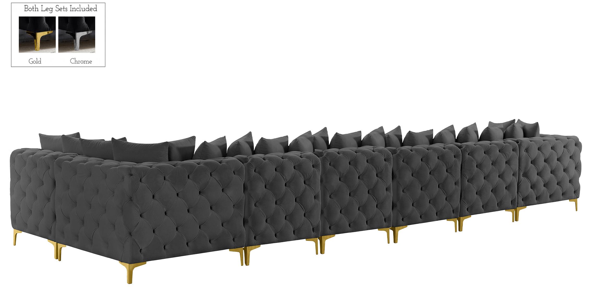 

    
686Grey-Sec7B Meridian Furniture Modular Sectional Sofa
