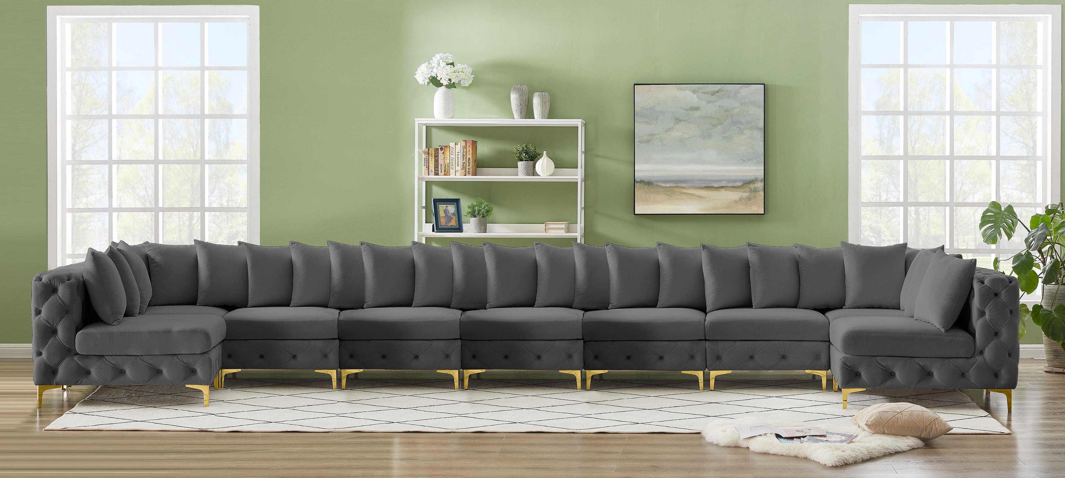 

    
686Grey-Sec9A Meridian Furniture Modular Sectional Sofa
