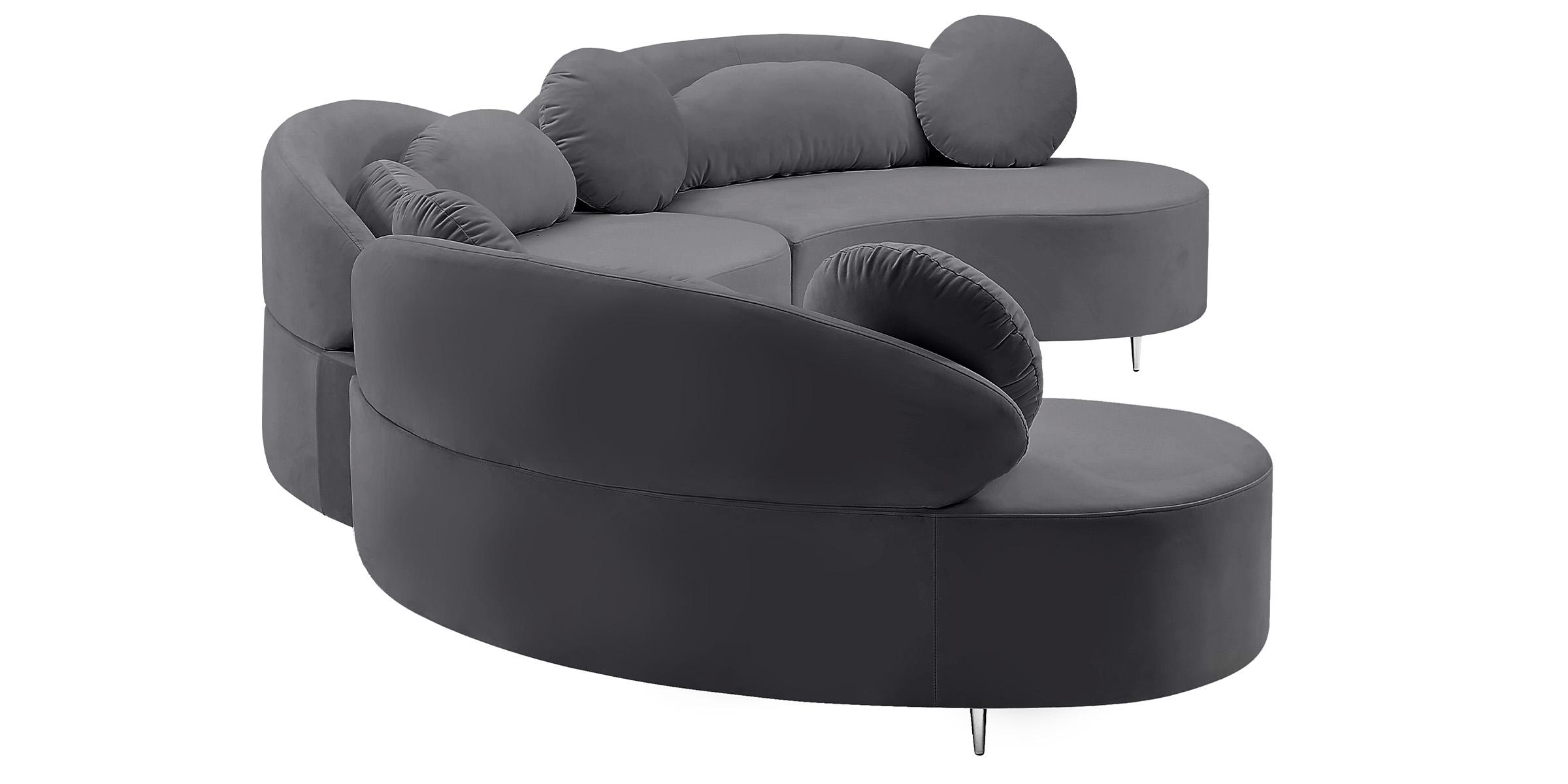 

    
632Grey-Sectional Meridian Furniture Sectional Sofa
