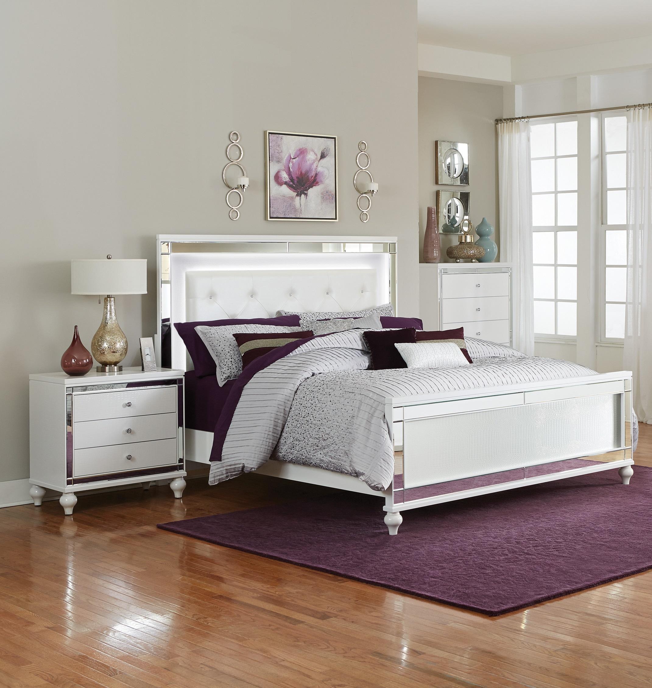 

    
Glam Metallic White Wood CAL Bedroom Set 3pcs Homelegance 1845KLED-1CK* Alonza
