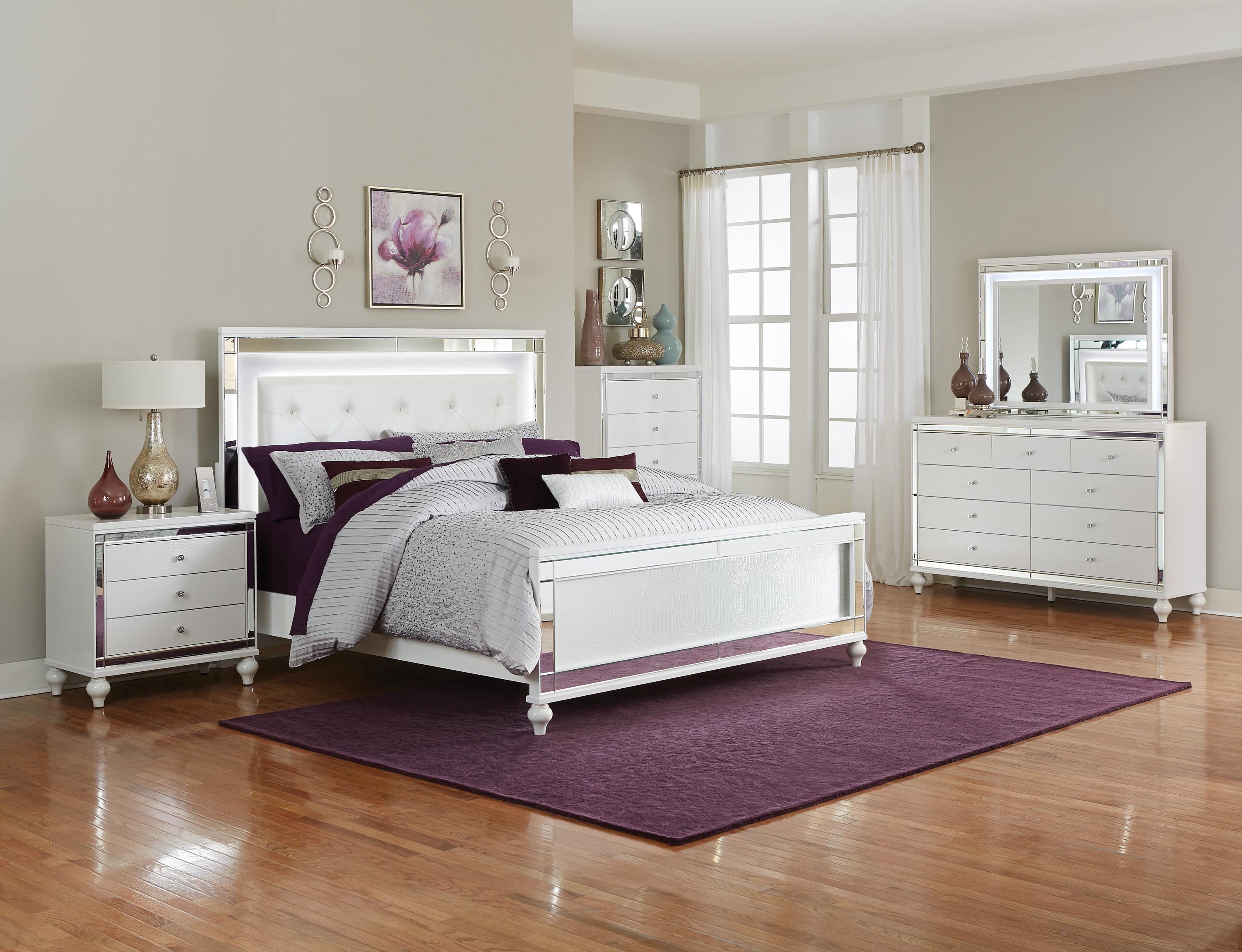

    
Glam Metallic White Wood CAL Bedroom Set 6pcs Homelegance 1845KLED-1CK* Alonza
