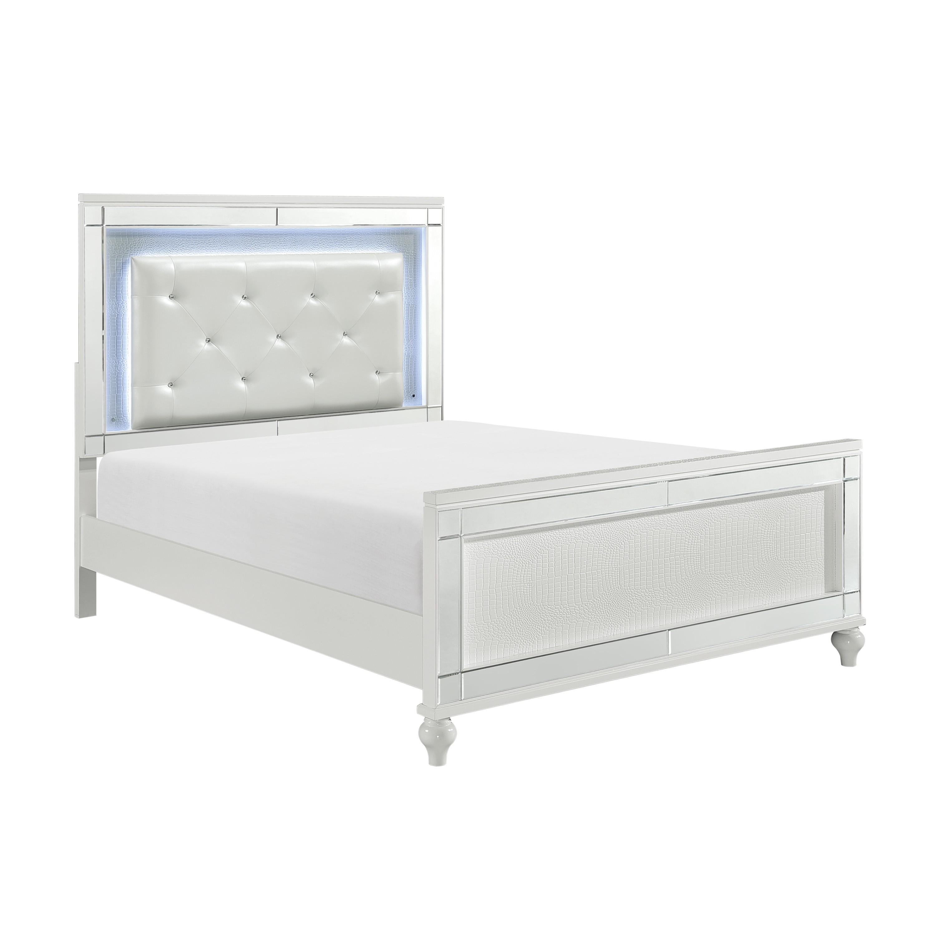 

    
Glam Metallic White Wood King Bed Homelegance 1845KLED-1EK* Alonza
