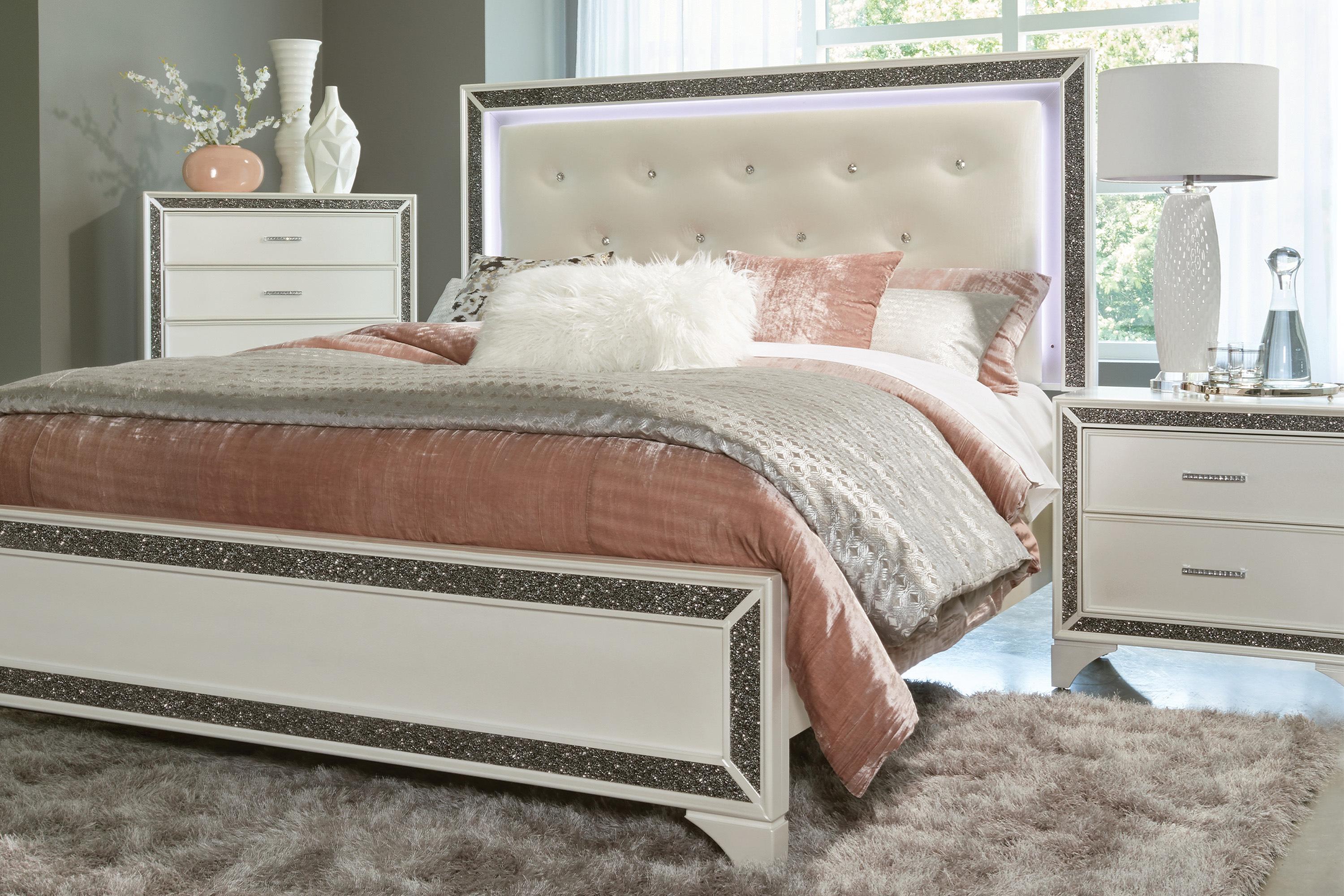 

    
 Shop  Glam Pearl White Metallic Wood CAL Bedroom Set 3pcs Homelegance 1572WK-1CK* Salon
