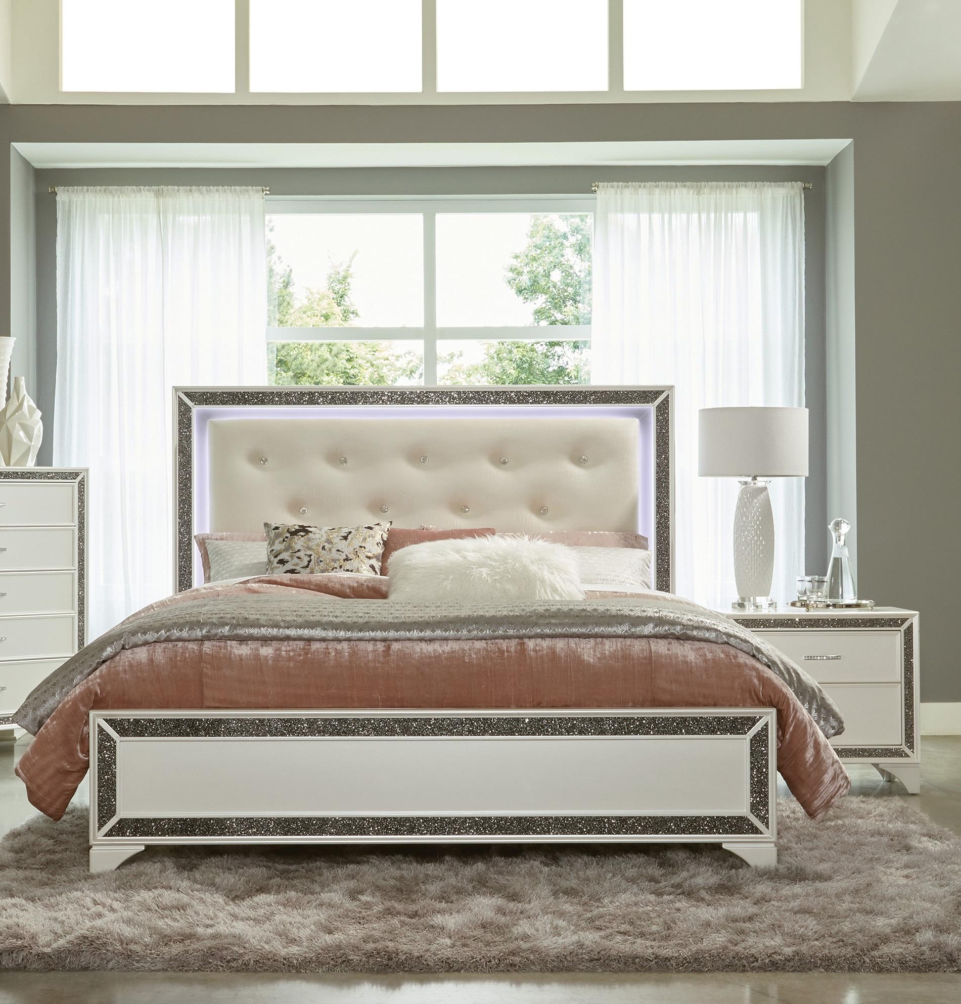 

    
Glam Pearl White Metallic Wood Queen Bedroom Set 3pcs Homelegance 1572W-1* Salon

