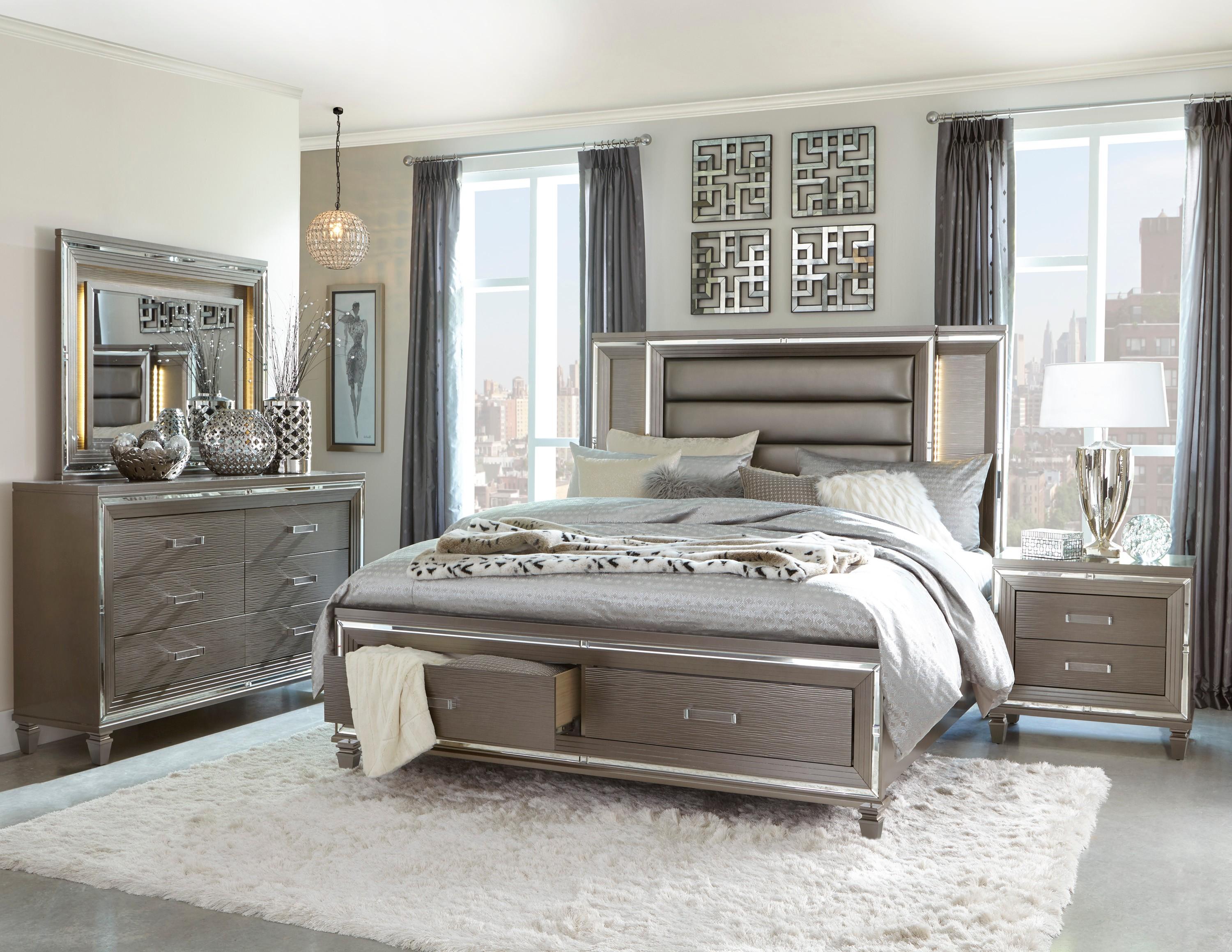 Modern Bedroom Set 1616K-1CK-5PC Tamsin 1616K-1CK-5PC in Silver Faux Leather