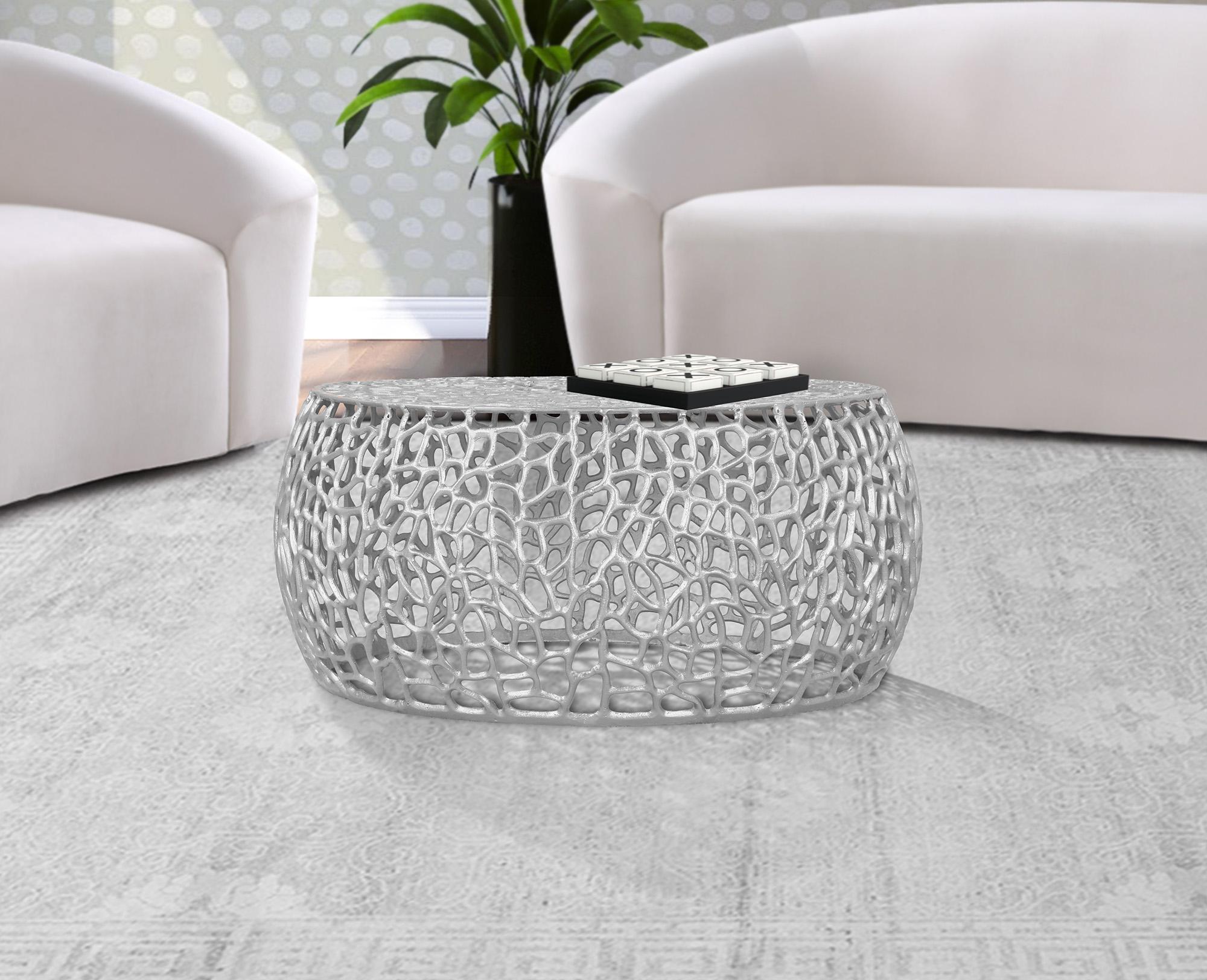 

    
Glam Silver Solid Aluminum Coffee Table PRIYA 224Silver-C Meridian Modern
