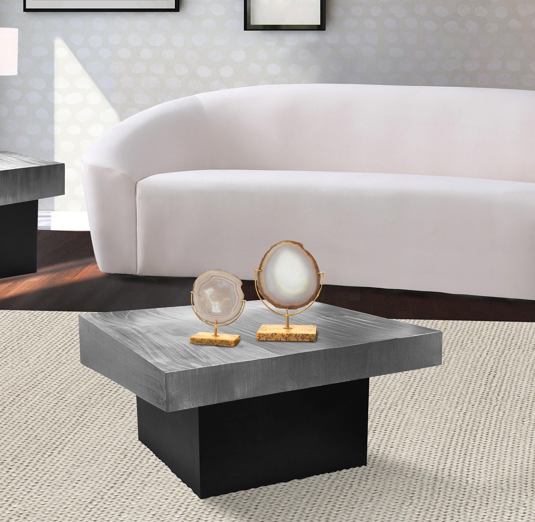 

    
Meridian Furniture PALLADIUM 255-CT Coffee Table Set Silver/Black 255-CT-Set-2
