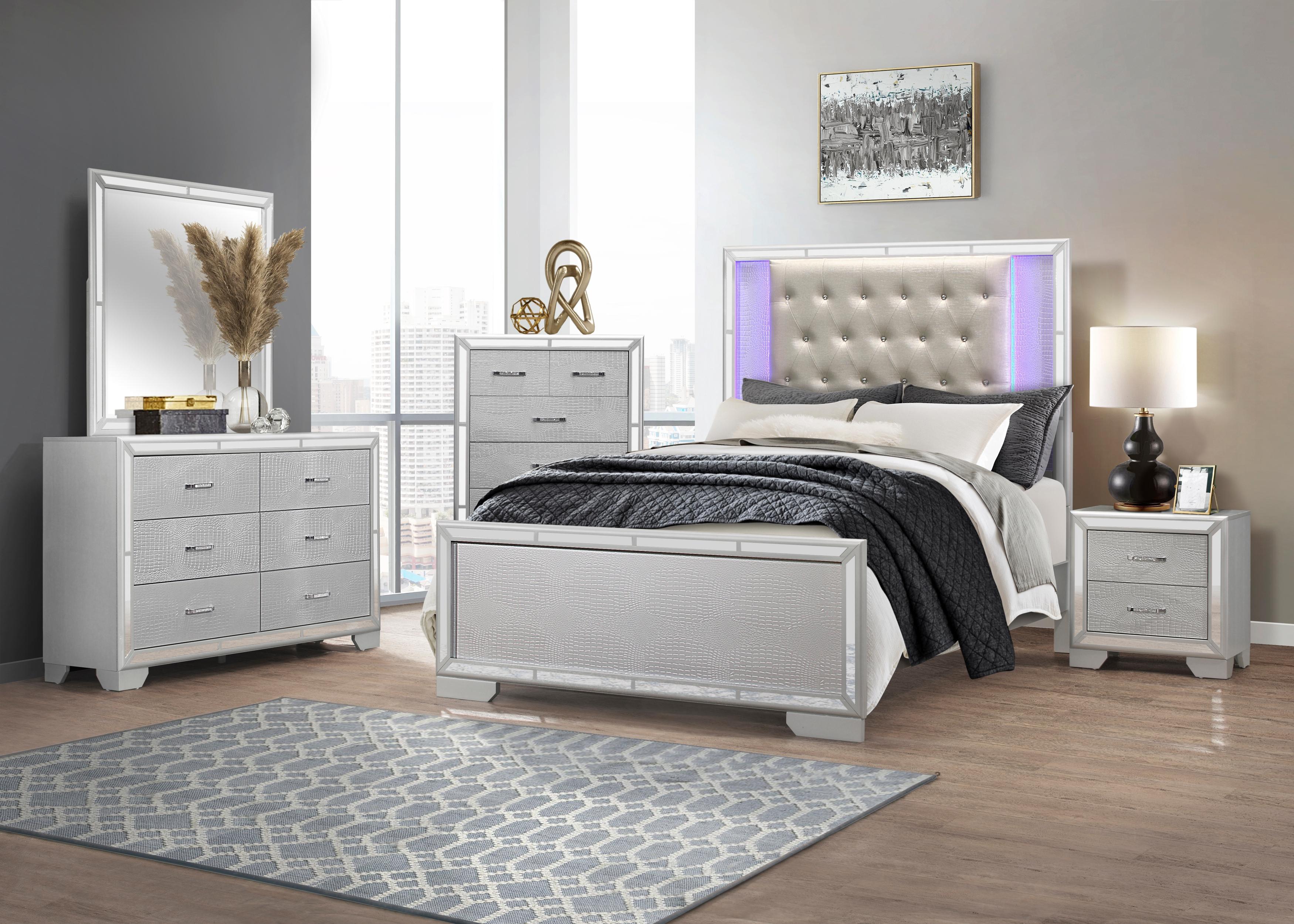Modern Bedroom Set 1428SV-1-3PC Aveline 1428SV-1-3PC in Silver Faux Leather