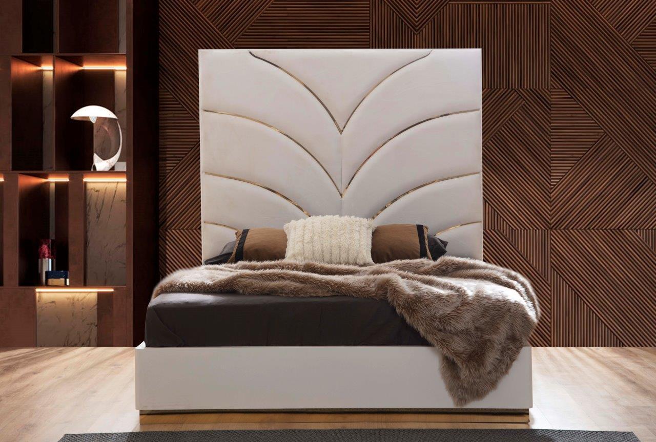 

        
Galaxy Home Furniture LAURA Platform Bedroom Set White/Gold Velvet 698781257401
