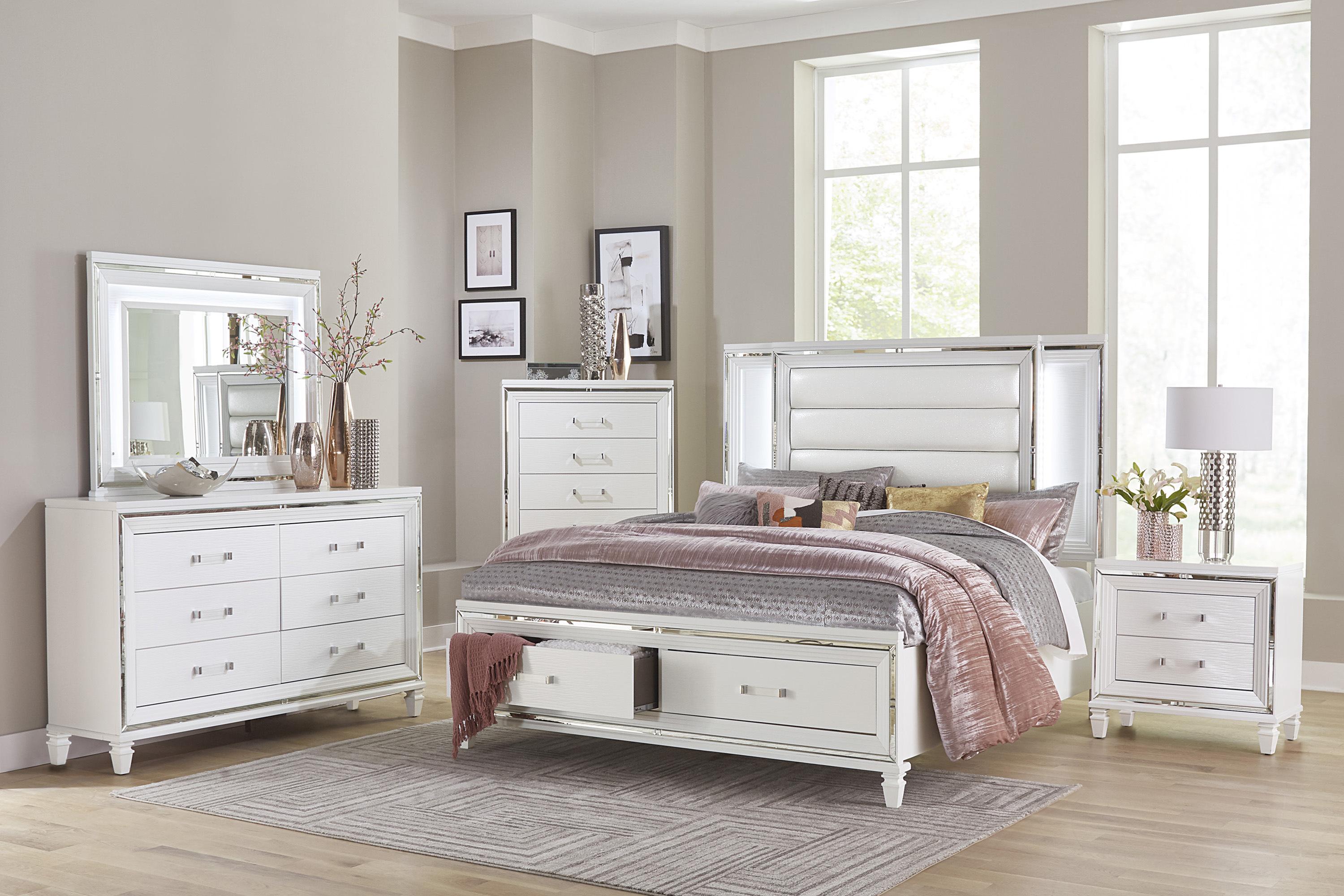 

    
Glam White Metallic Wood Queen Bedroom Set 5pcs Homelegance 1616W-1* Tamsin
