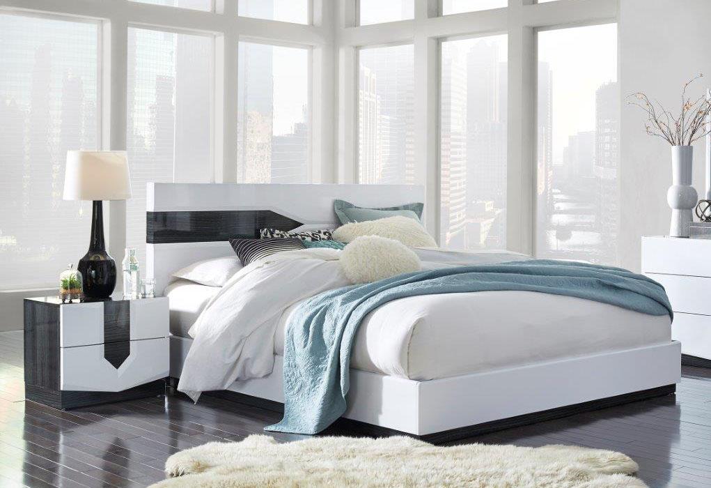 

    
HUDSON Modern High-gloss White Finish King Bedroom Set 3Pcs Global US

