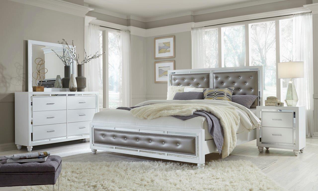 

                    
Global Furniture USA MACKENZIE Platform Bed White/Gray Vinyl Purchase 
