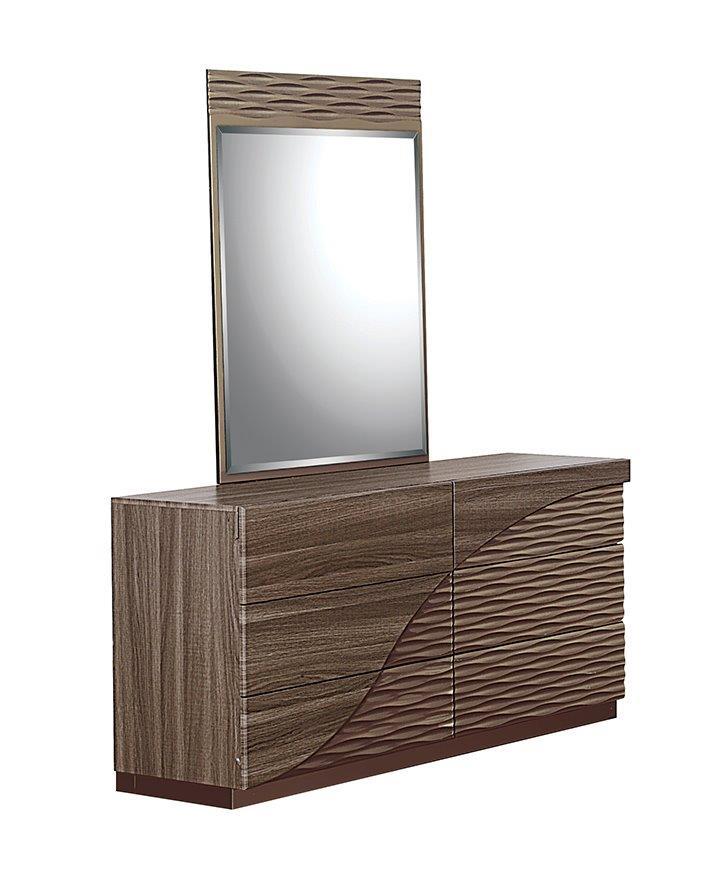 

    
NORTH-Bedroom-EK-Set-5 Global Furniture NORTH Luxe Zebra Wood & LED Accent King Size Bedroom Set 5Pcs
