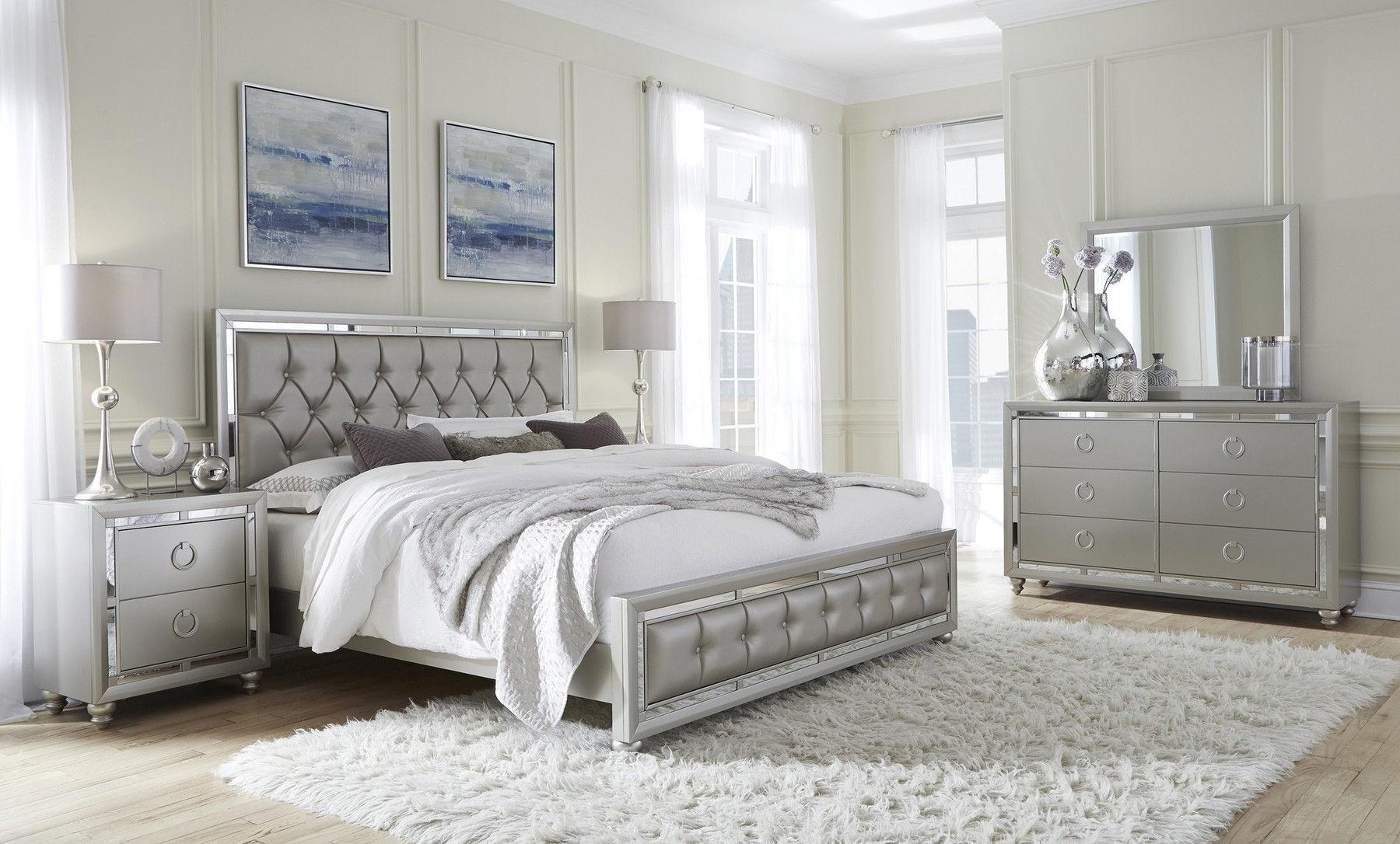 

    
RILEY-KB-Set-3 RILEY Casual Silver Finish w/ Mirror Accents King Bedroom Set 3Pcs Global US
