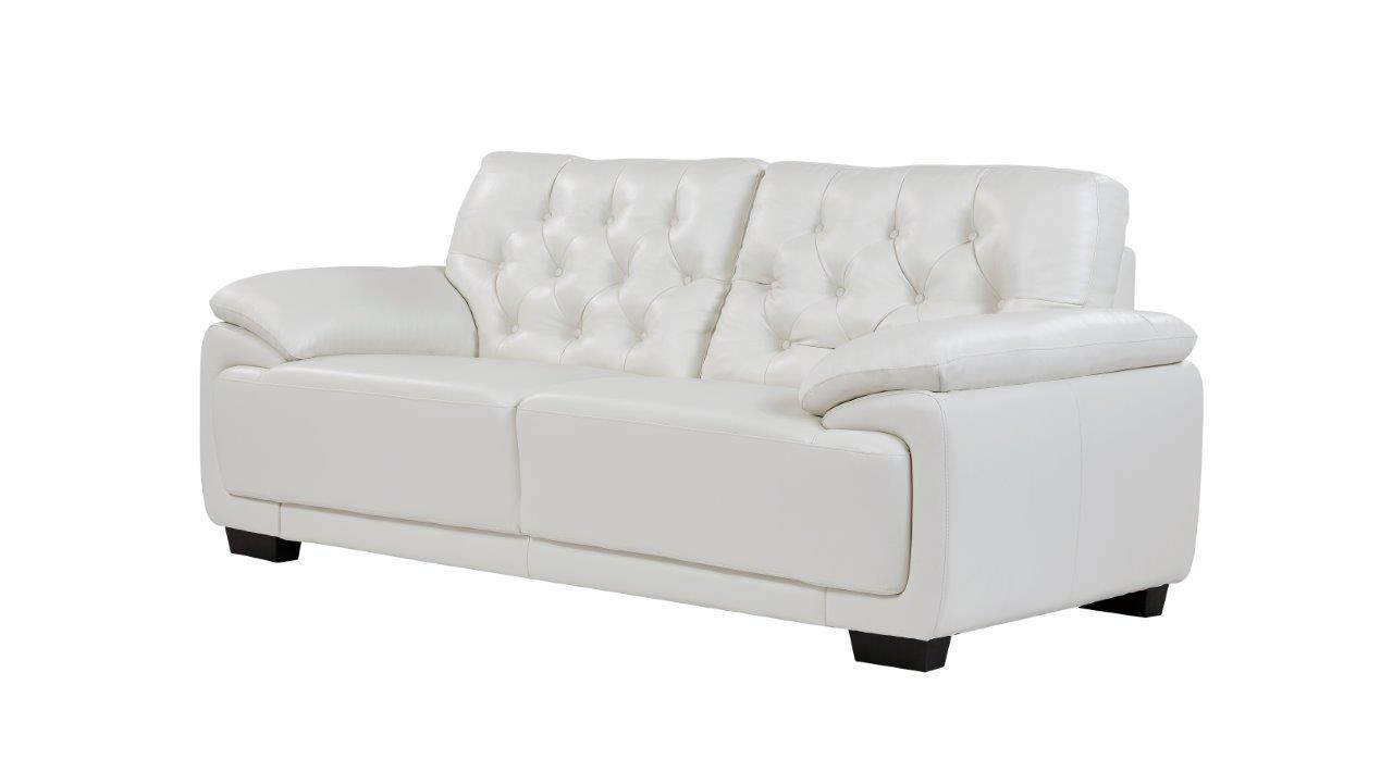 

    
Global Furniture USA U1066 Sofa White U1066-S-Sofa
