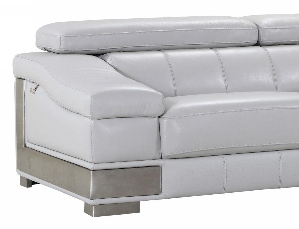 

    
Light Gray Genuine Italian Leather Sofa Modern Global United 415
