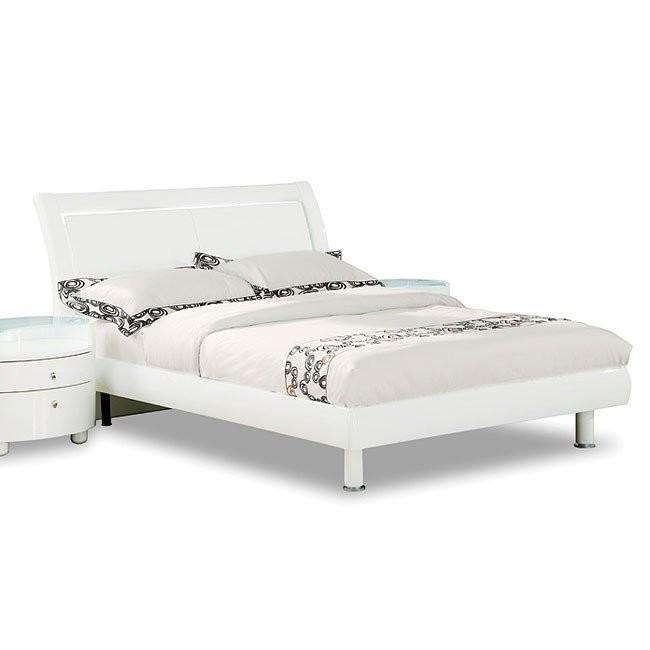 

    
White High Gloss Finish King Bedroom Set 3Pcs Modern Global United Cosmo
