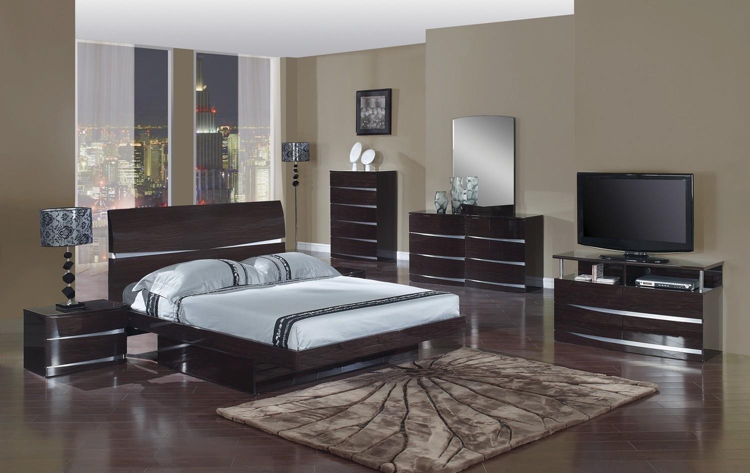 Contemporary, Modern Platform Bedroom Set Wynn WYNN-BED-WENGE-Q-5-PC in Wenge, Silver Lacquer