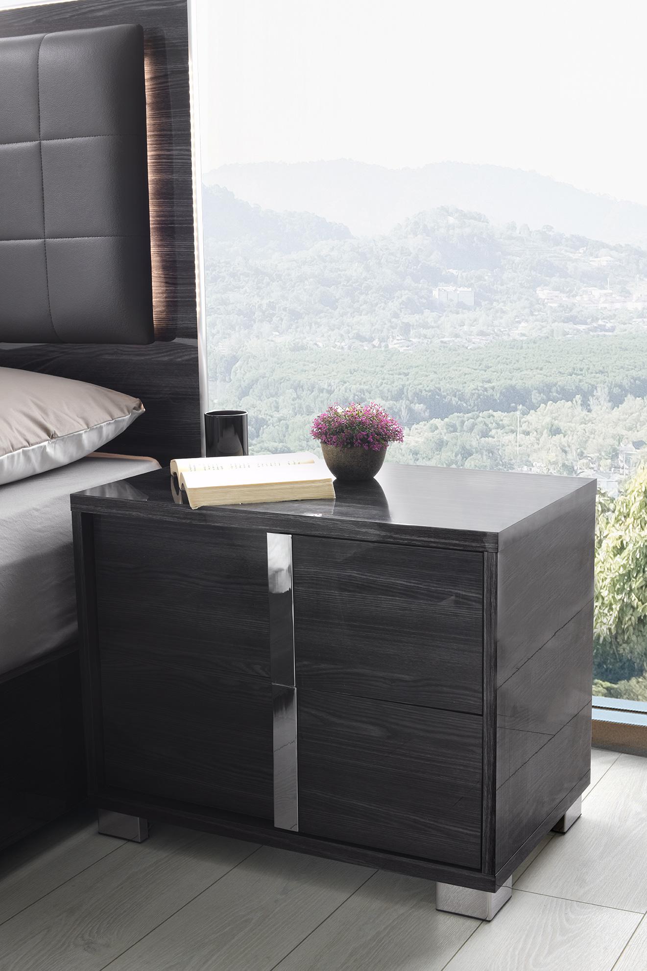 

    
 Shop  Gloss Grey Finish King Bedroom Set w/LED light 5Pcs Modern J&M Giulia
