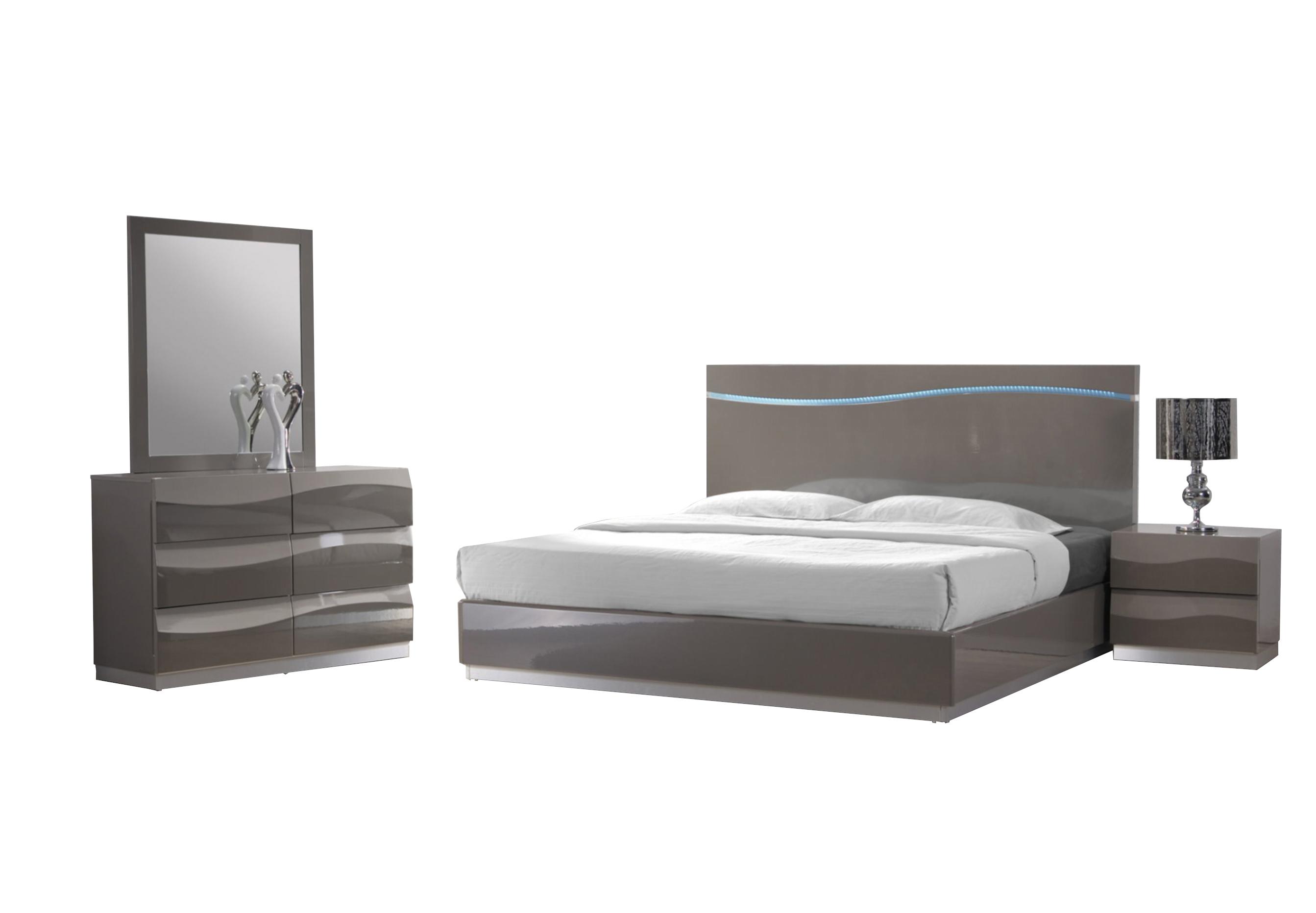 

    
Gloss Grey Finish Platform King Size Bedroom Set 4Pcs Delhi by Chintaly Imports
