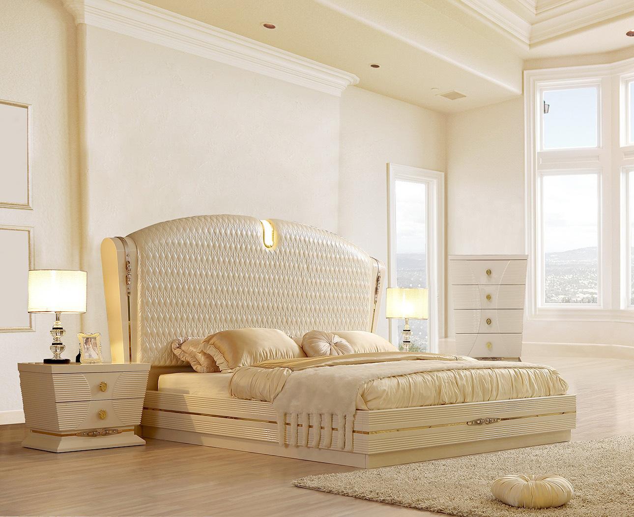 

    
Glossy White Diamond CAL King Bedroom Set 3Pcs Contemporary Homey Design HD-914
