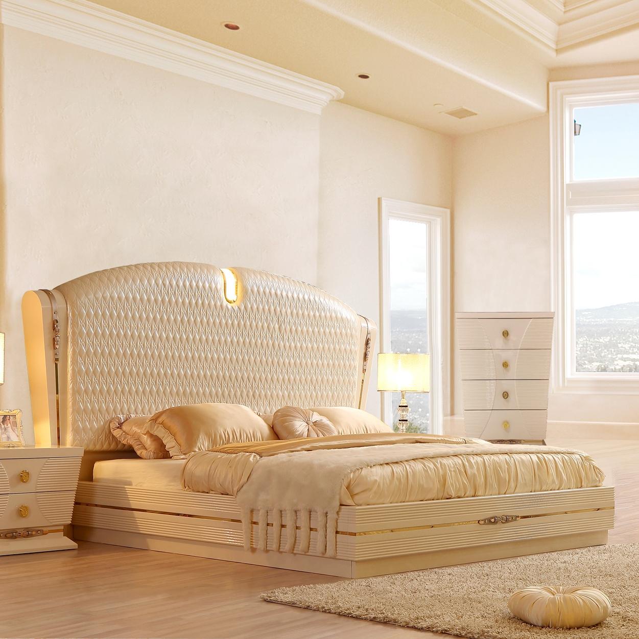 

    
Glossy White Diamond King Bedroom Set 3Pcs Contemporary Homey Design HD-914
