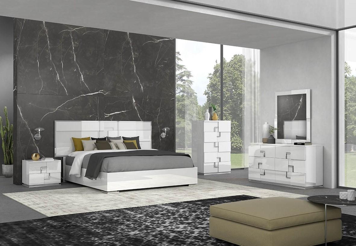 

    
Glossy White Queen Panel Bedroom Set 5Pcs by J&M Furniture Infinity 17441
