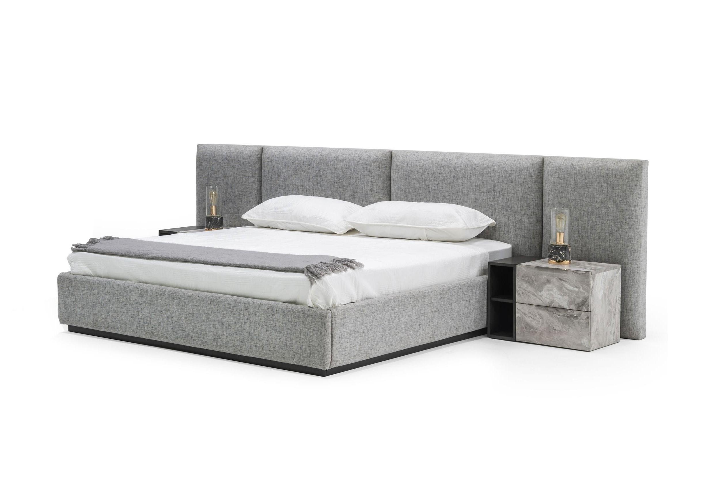 

    
Gray Fabric Eastern King Size Panel Bed by VIG Nova Domus Maranello
