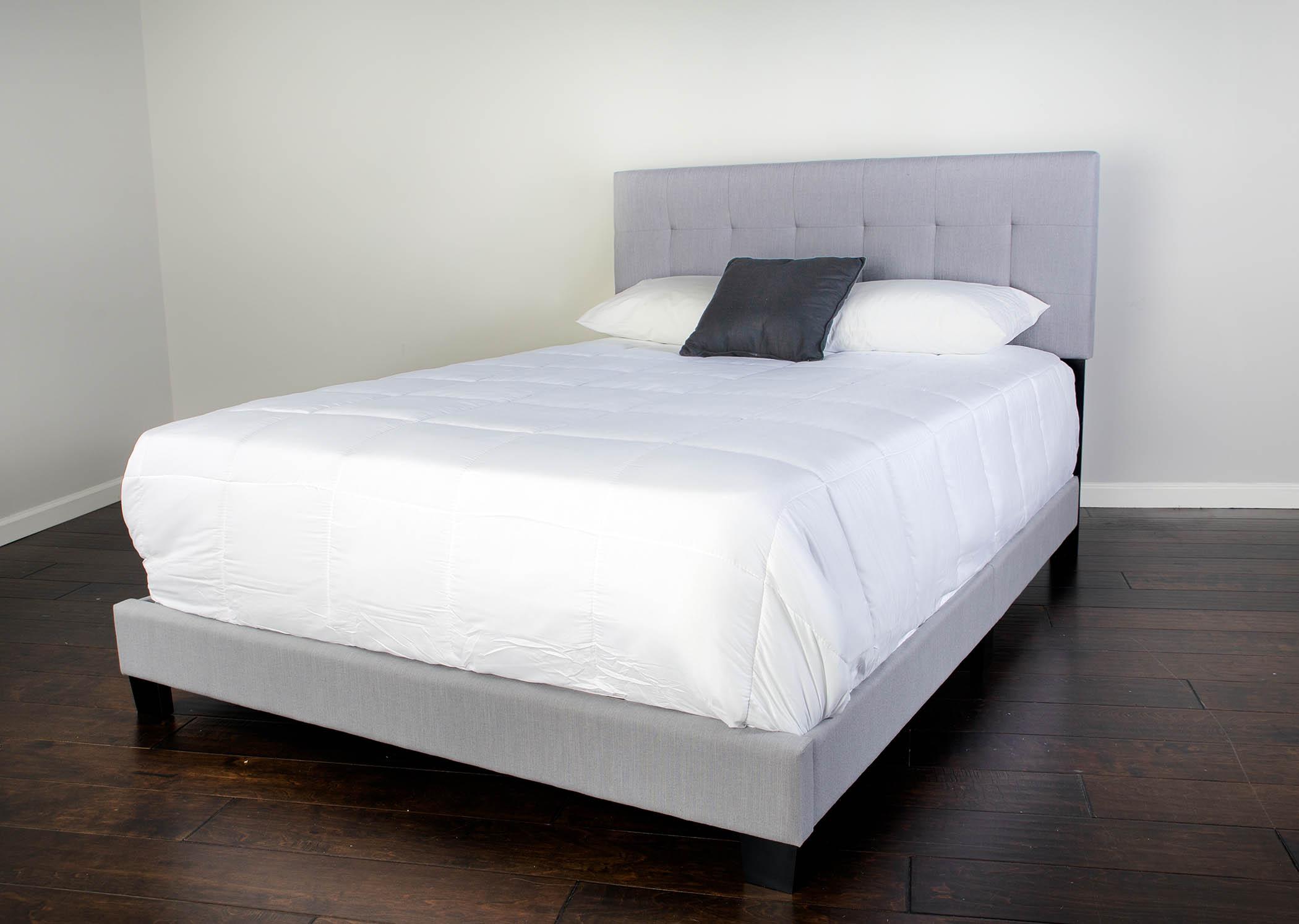 

    
Gray Fabric Panel QUEEN Bed EDEN 1600DS-105 Bernards Modern
