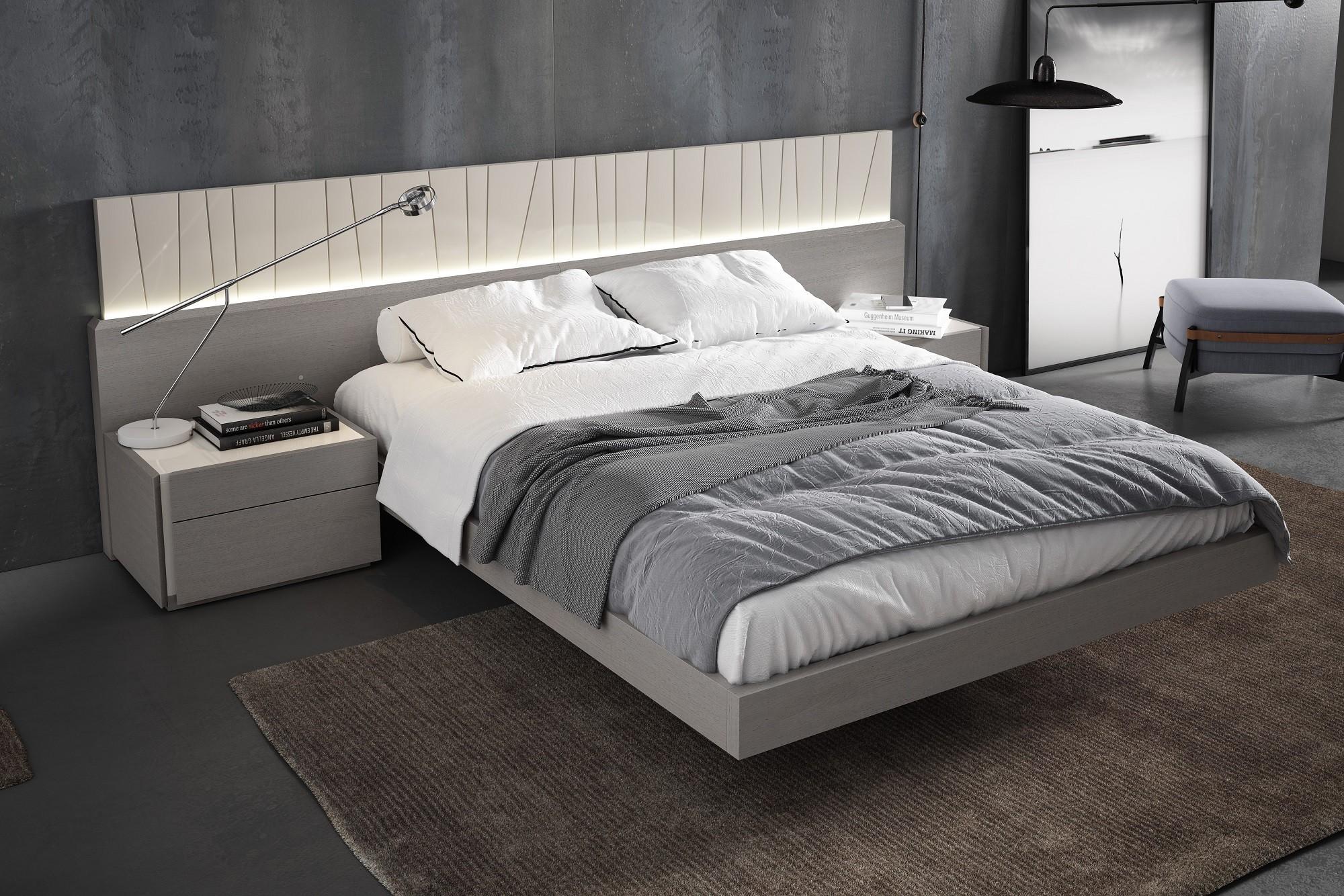 

    
Gray Finish L.E.D Lights Queen Size Platform Bedroom Set 3Pcs Modern J&M Porto
