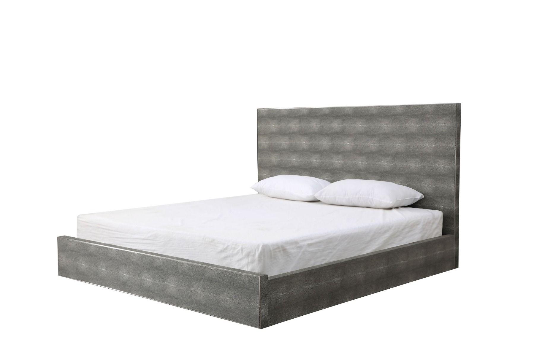 

    
Gray Shagreen Eastern King Size Panel Bed by VIG Modrest Dynasty
