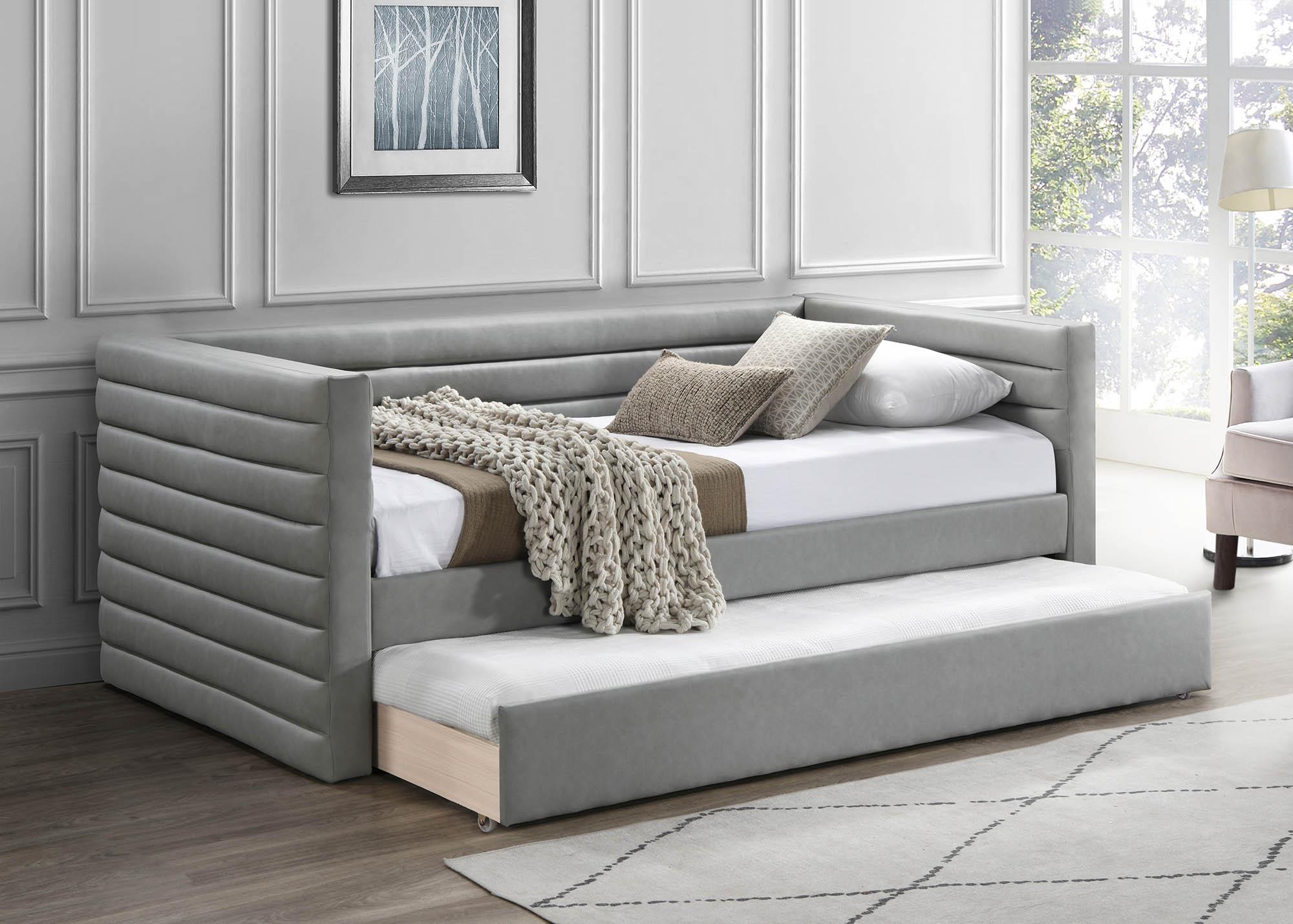 

    
Gray Vegan Leather Twin Daybed BeverlyGrey-T Meridian Modern Contemporary
