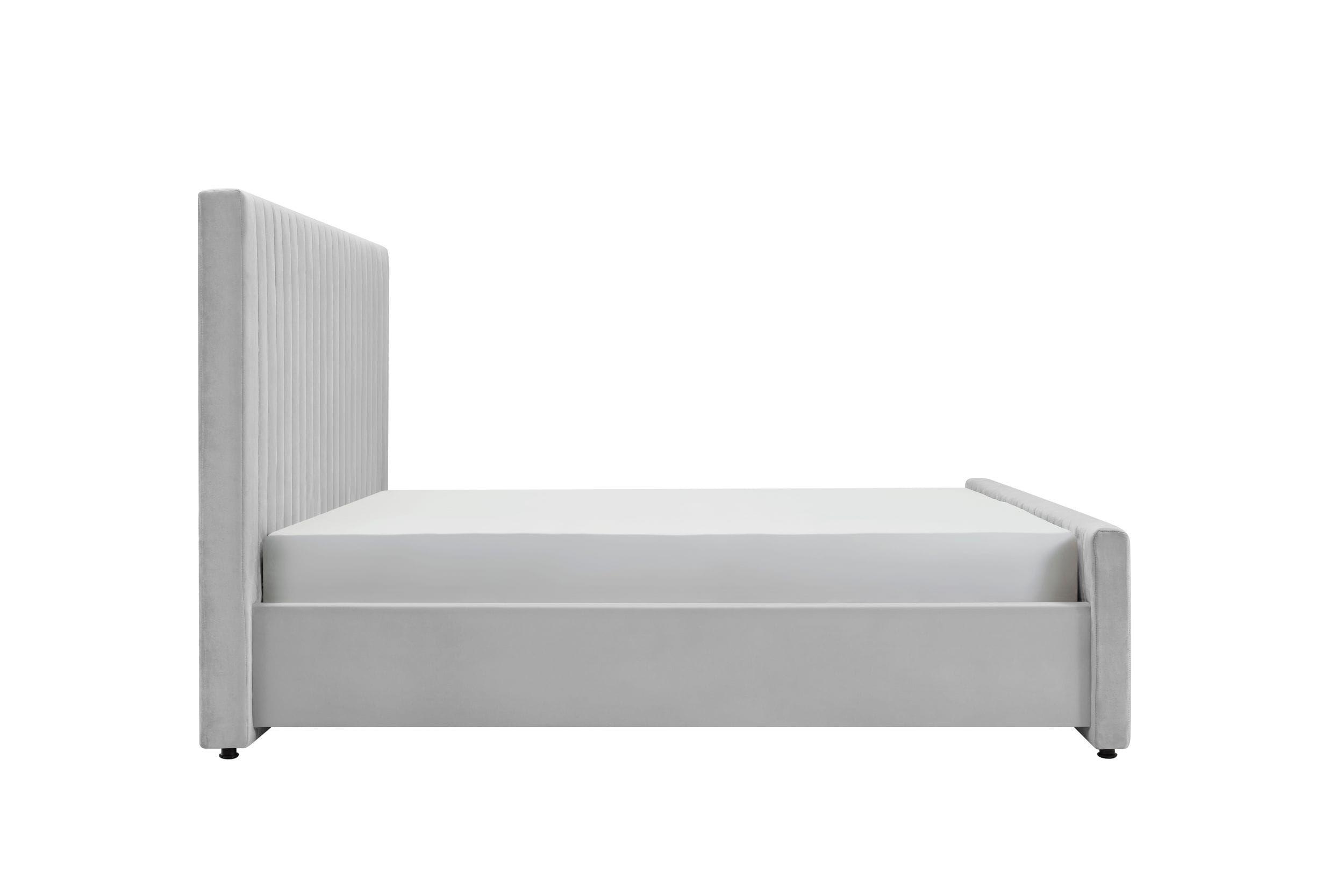 

    
VIG Furniture Beverly Panel Bedroom Set Gray VGJYJY-653-XGRY-BED-K-3pcs
