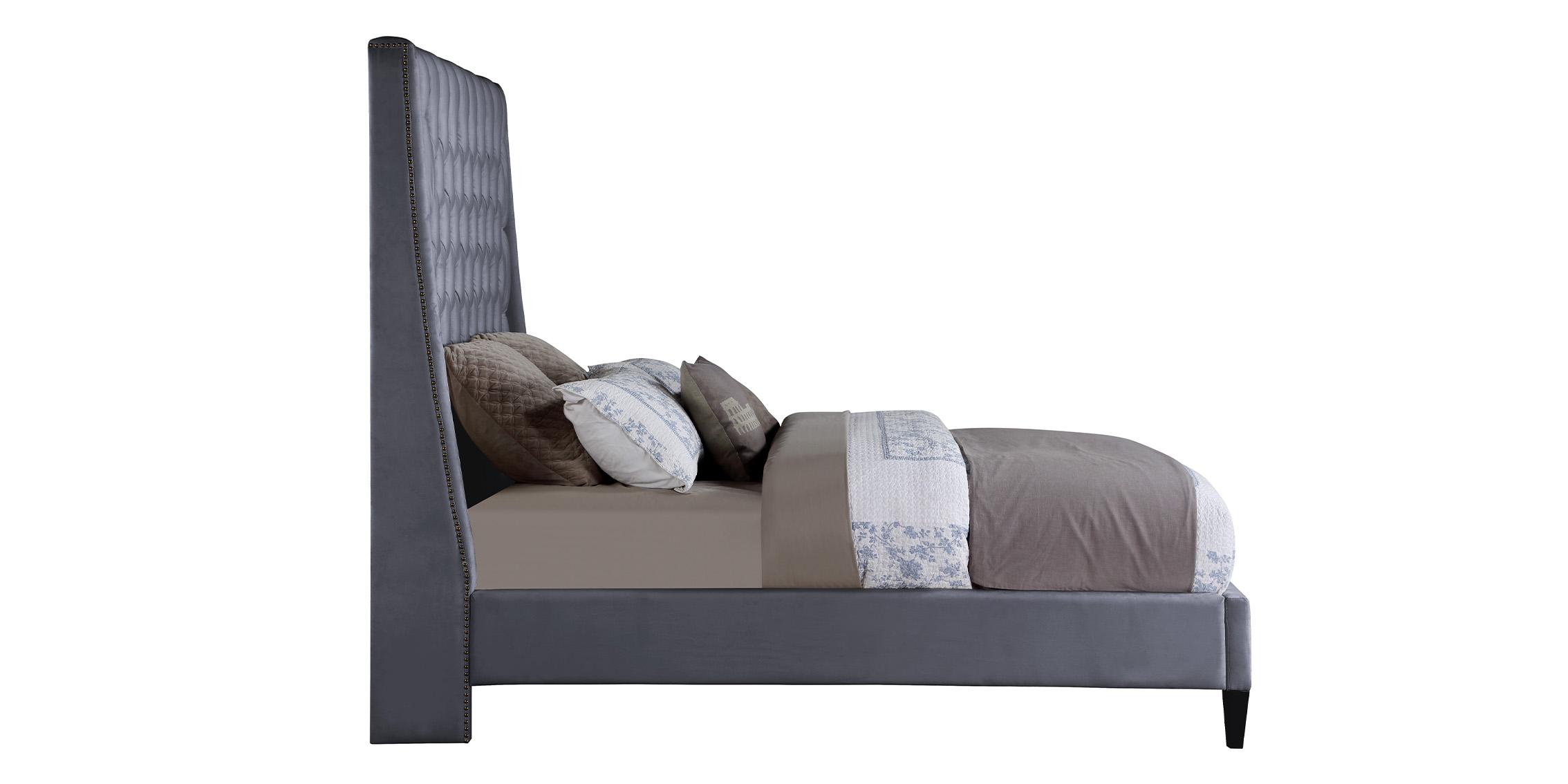 

        
Meridian Furniture FRITZ FritzGrey-F Platform Bed Gray Velvet 094308251509
