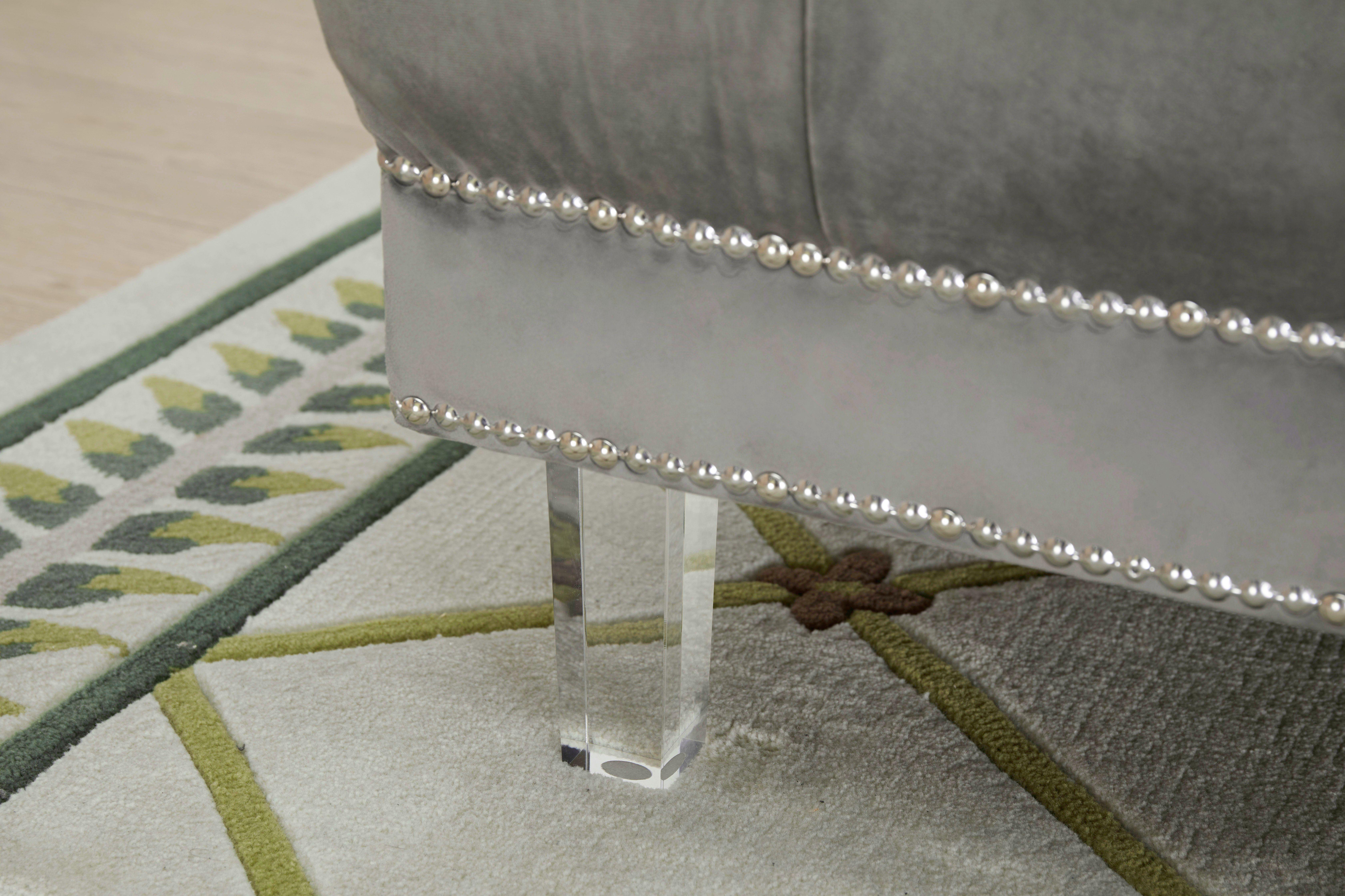 

    
Salma Gray-Sectional Sofa Gray Velvet Sectional Sofa with Acrylic legs Modern Cosmos Furniture Salma Gray
